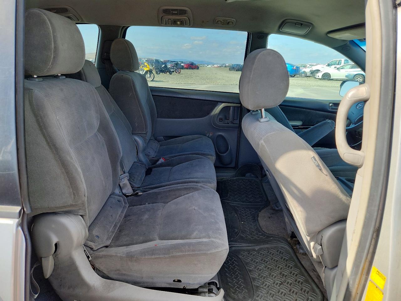 2005 Toyota Sienna Le 8 Passenger Beige vin: 5TDZA23C15S224064