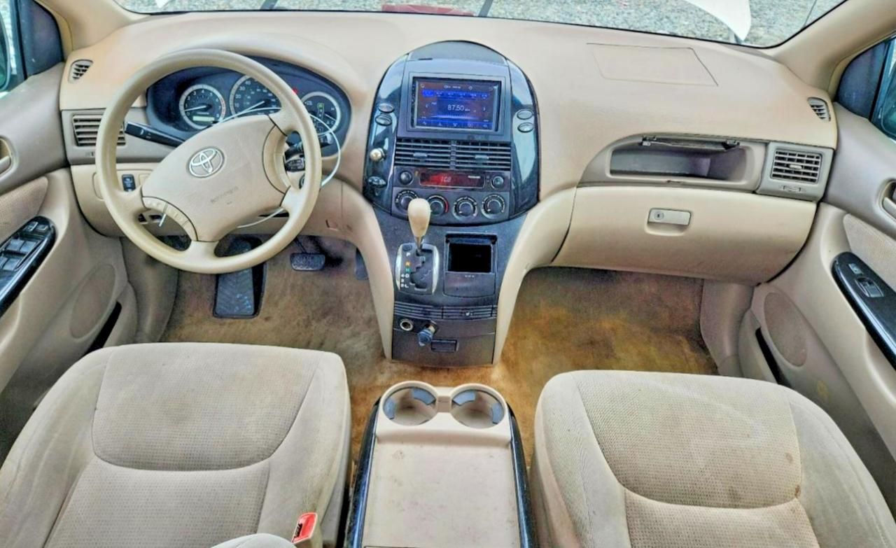 2005 Toyota Sienna Le 7 Passenger Белый vin: 5TDZA23C15S239731