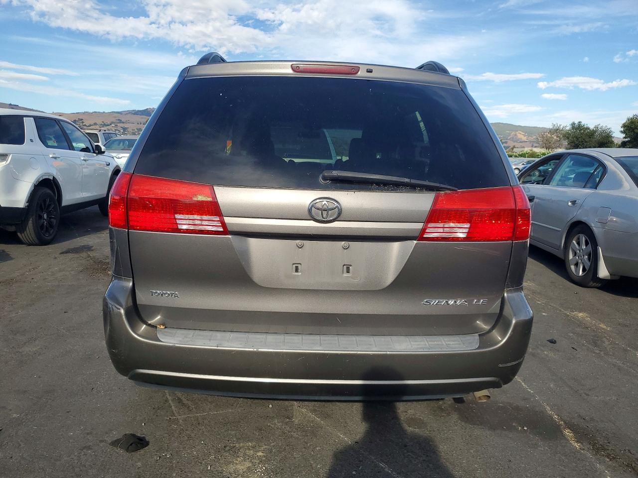 2005 Toyota Sienna Le 7 Passenger Серый vin: 5TDZA23C15S256786