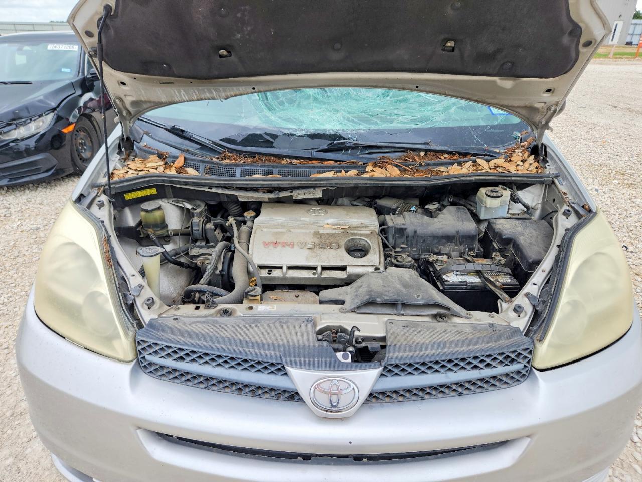 2005 Toyota Sienna Le 8 Passenger Silver vin: 5TDZA23C15S352708
