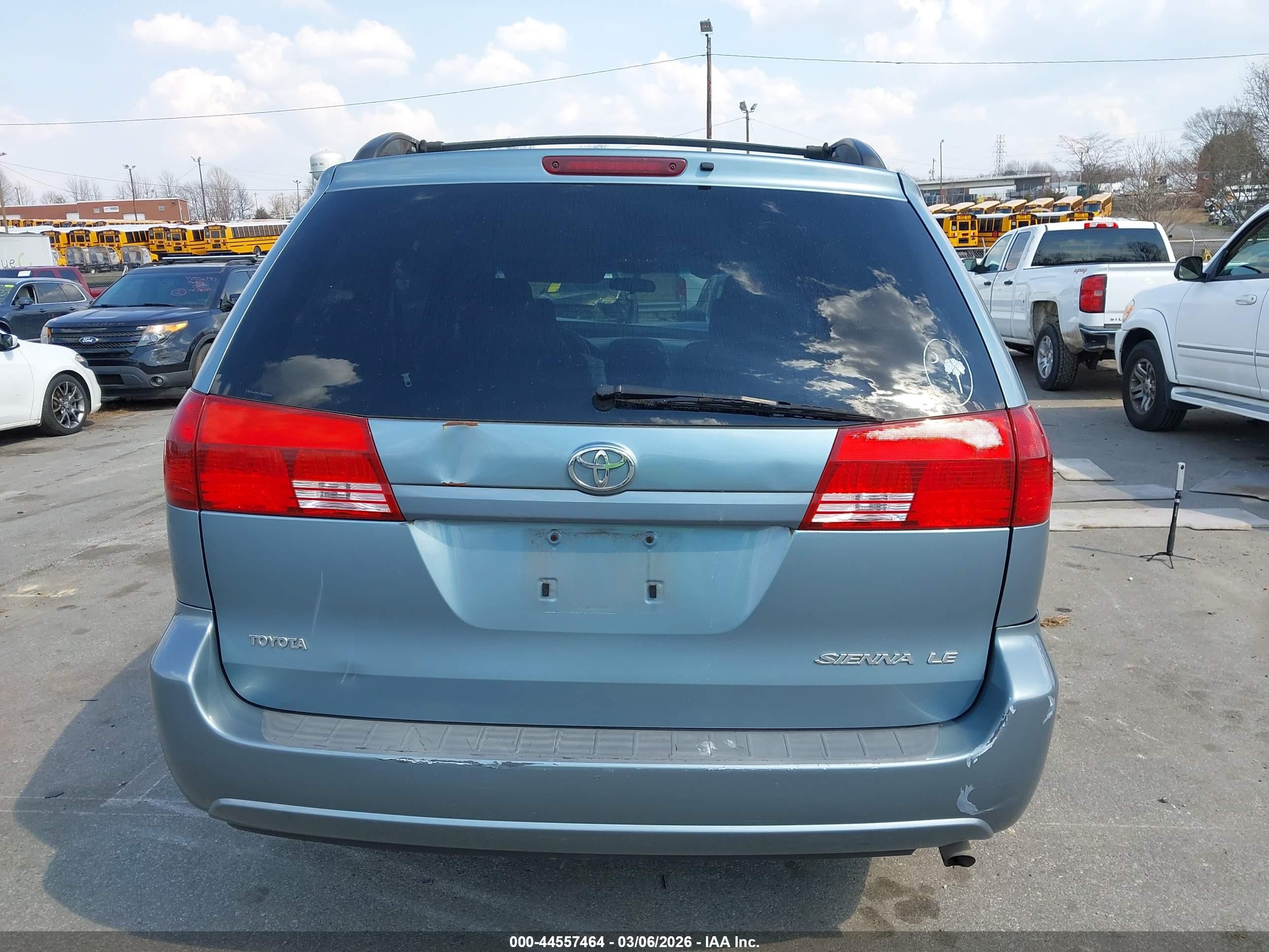 2005 Toyota Sienna Le Light Blue vin: 5TDZA23C15S353034