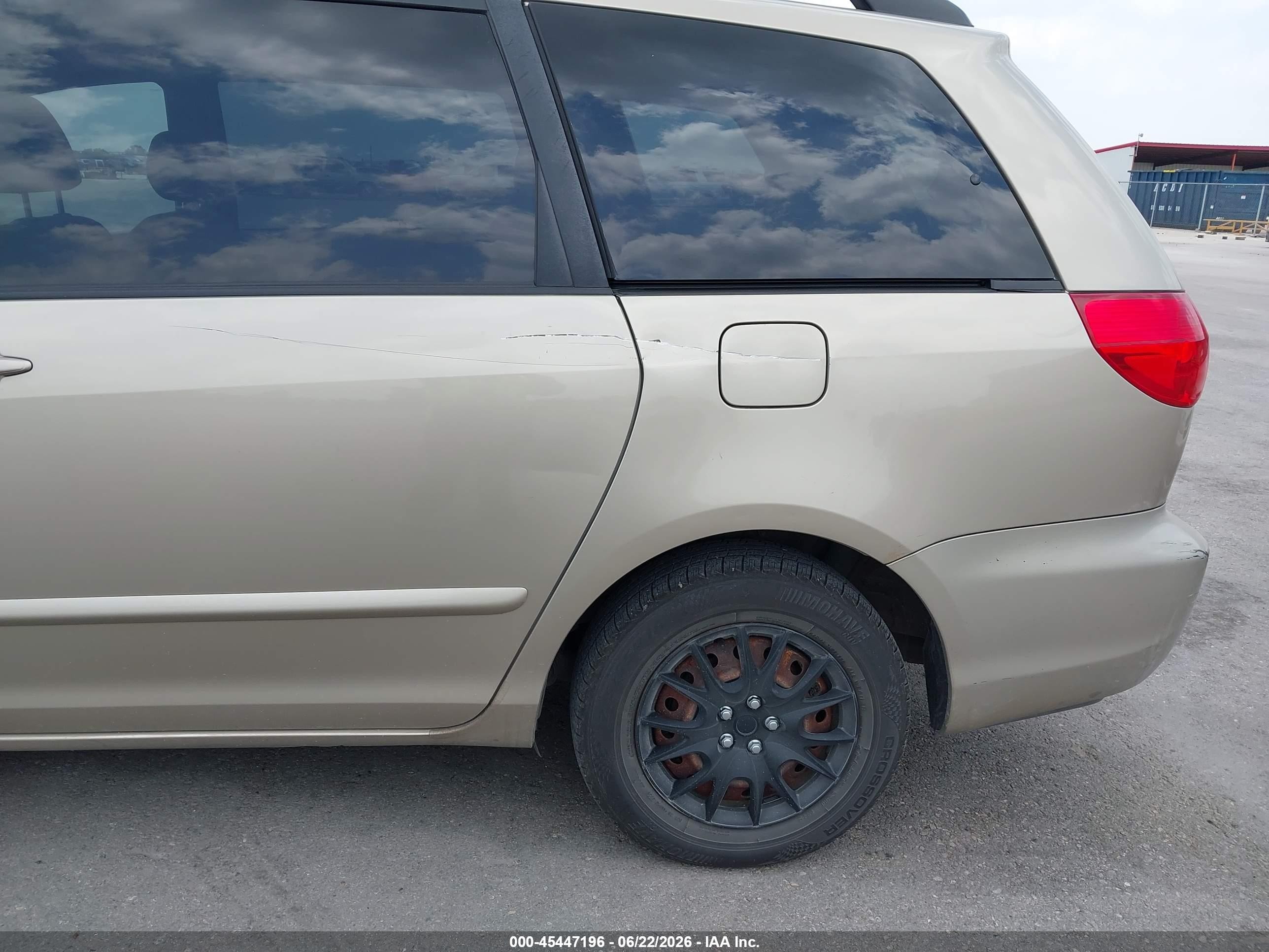 2006 Toyota Sienna Le Золотой vin: 5TDZA23C16S398699