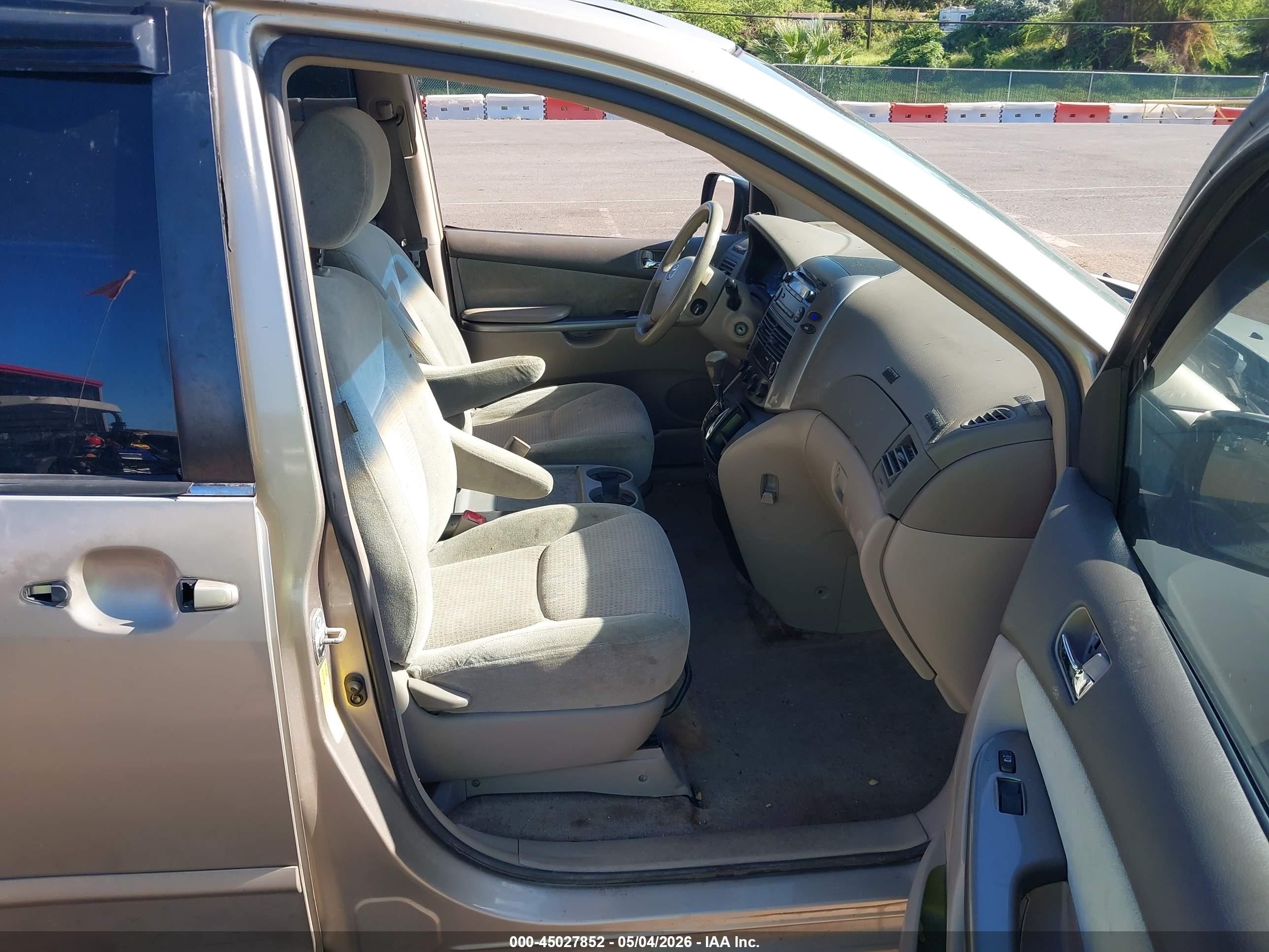 2006 Toyota Sienna Le Серебряный vin: 5TDZA23C16S399092