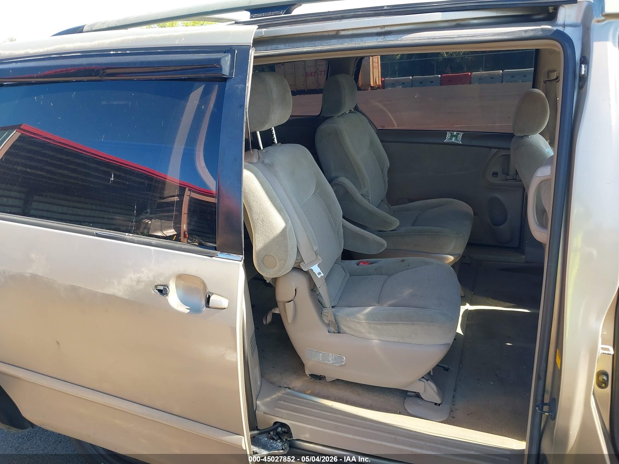2006 Toyota Sienna Le Серебряный vin: 5TDZA23C16S399092