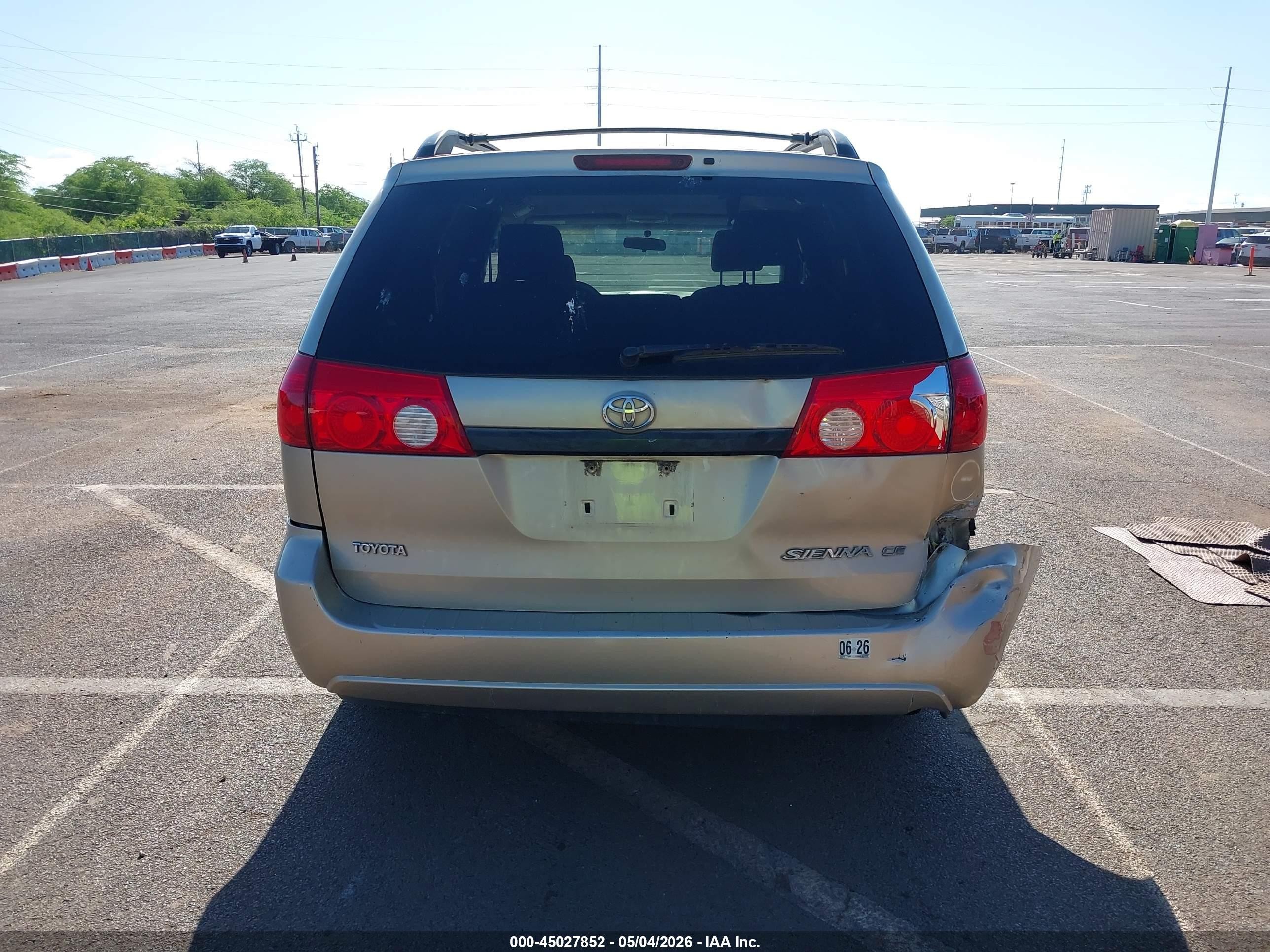 2006 Toyota Sienna Le Серебряный vin: 5TDZA23C16S399092