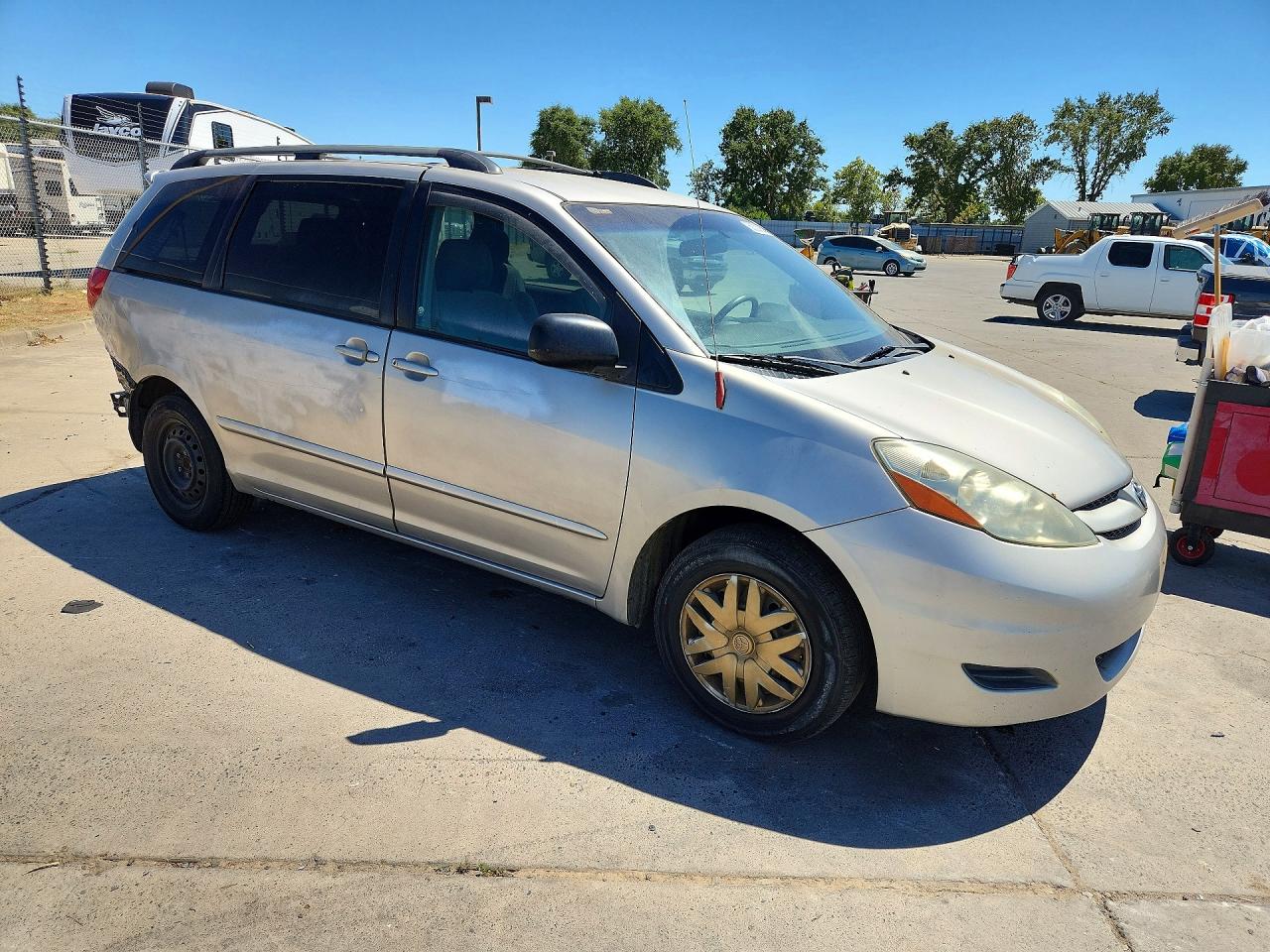 2006 Toyota Sienna Le 8 Passenger Silver vin: 5TDZA23C16S421236
