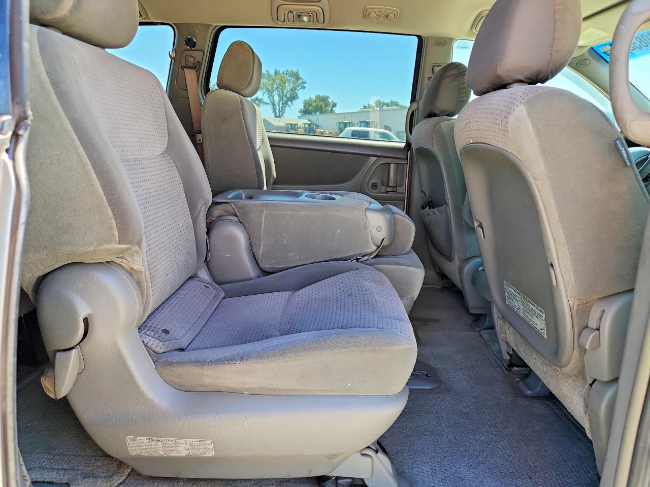 2006 Toyota Sienna Le 8 Passenger Silver vin: 5TDZA23C16S421236