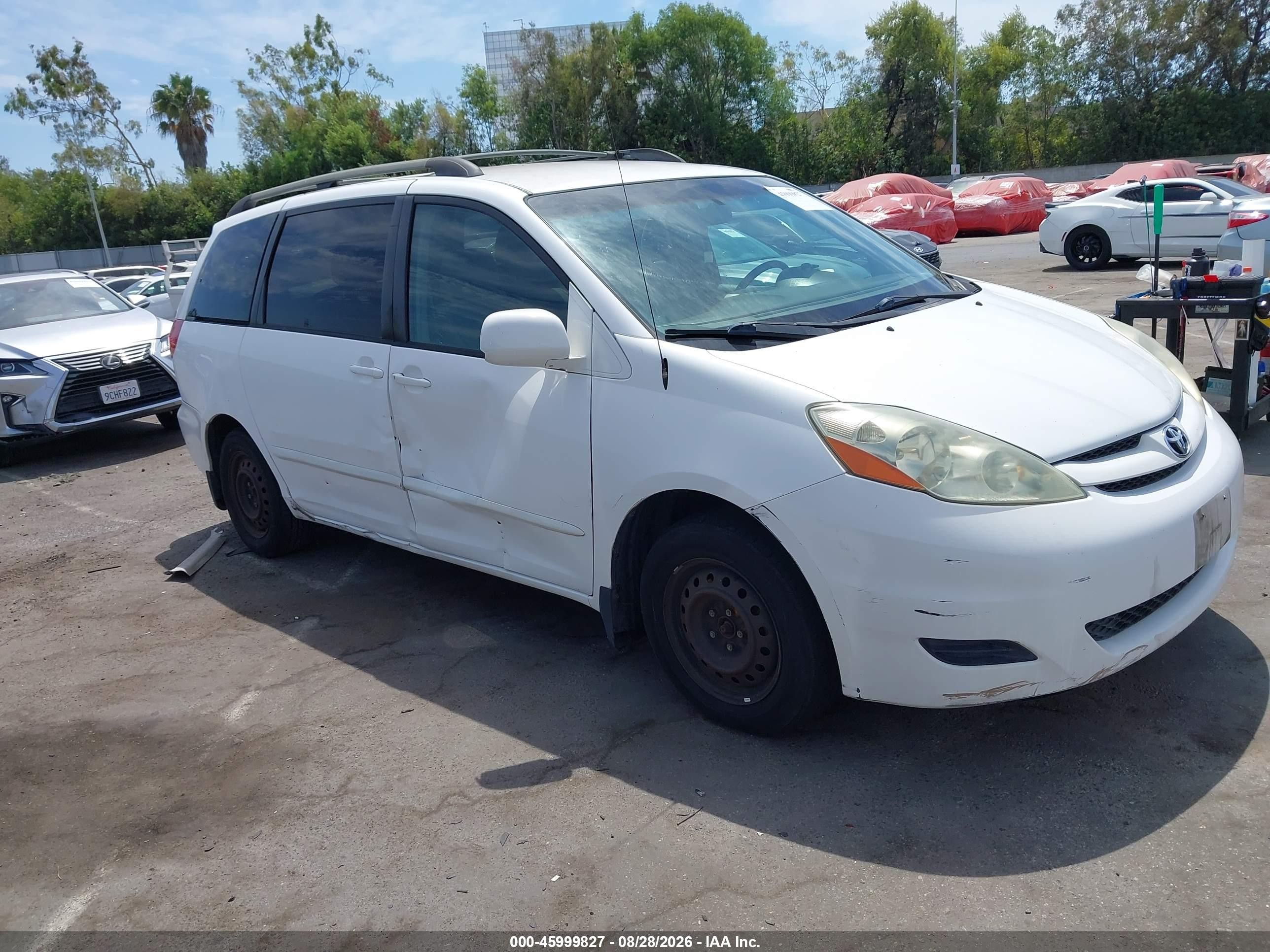 2006 Toyota Sienna Le White vin: 5TDZA23C16S445892