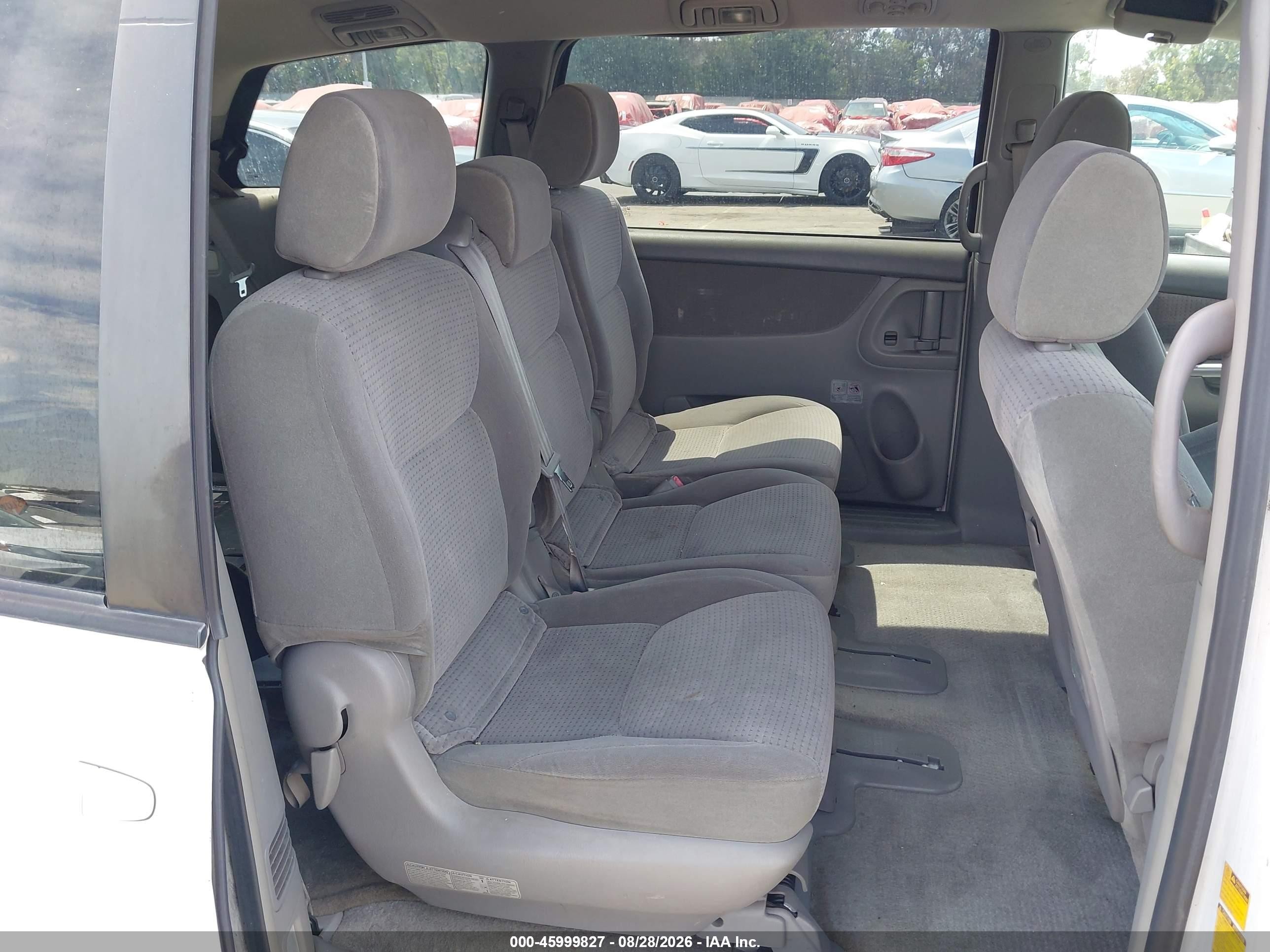 2006 Toyota Sienna Le White vin: 5TDZA23C16S445892