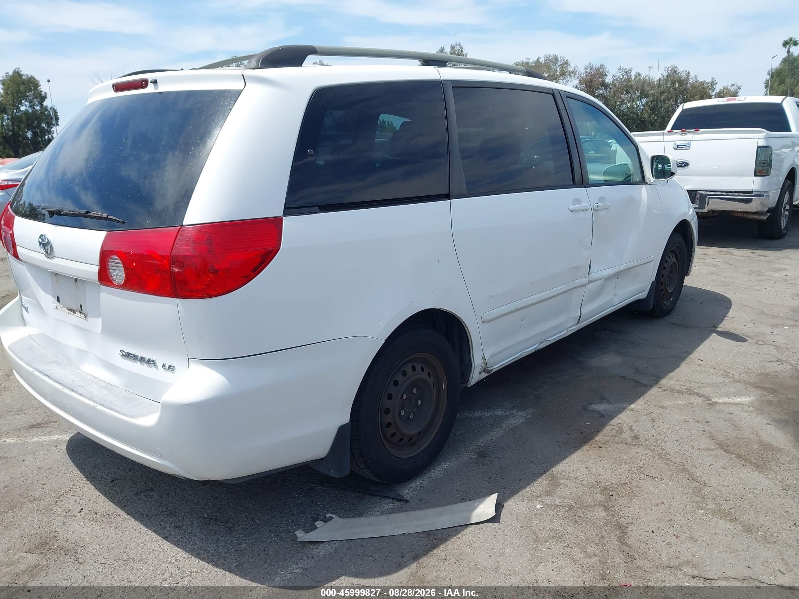 2006 Toyota Sienna Le White vin: 5TDZA23C16S445892