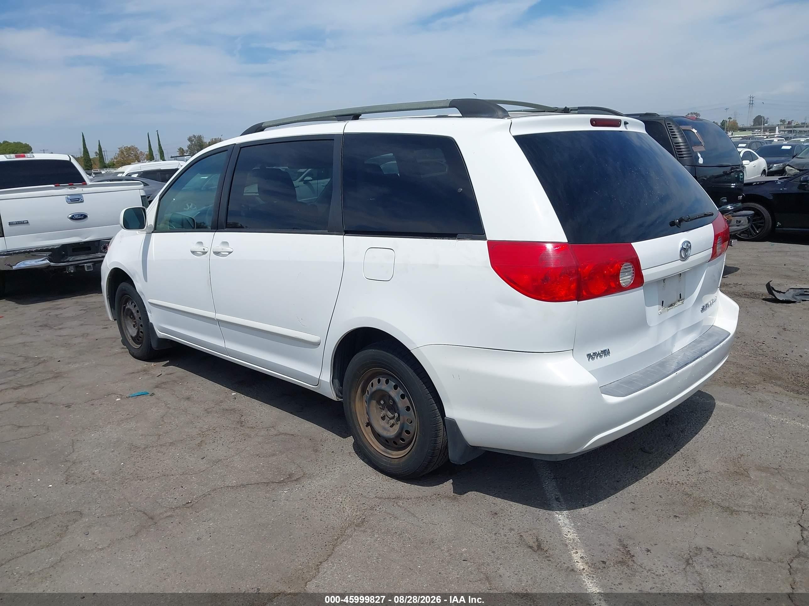 2006 Toyota Sienna Le White vin: 5TDZA23C16S445892