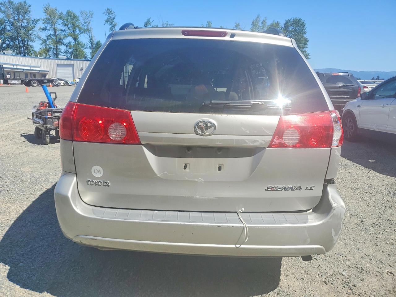 2006 Toyota Sienna Le 8 Passenger Silver vin: 5TDZA23C16S460974