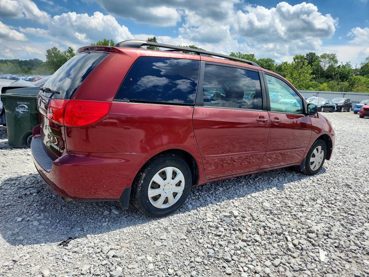 2006 Toyota Sienna Le 8 Passenger Red vin: 5TDZA23C16S468542