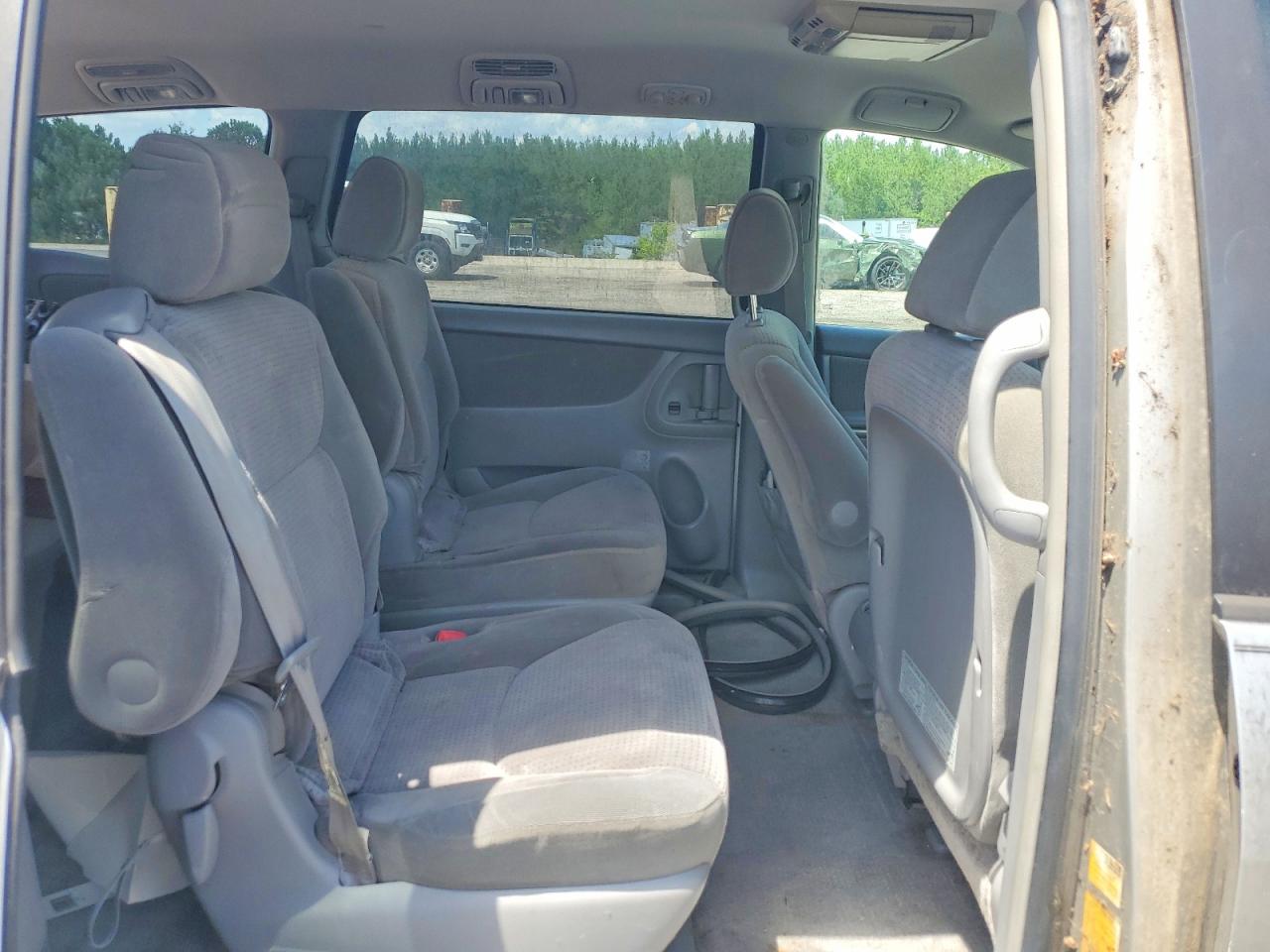 2006 Toyota Sienna Le 7 Passenger Silver vin: 5TDZA23C16S471487