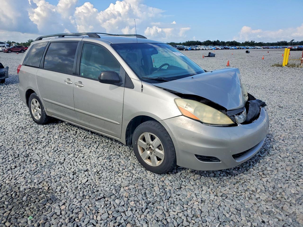 2006 Toyota Sienna Le 7 Passenger Silver vin: 5TDZA23C16S512619