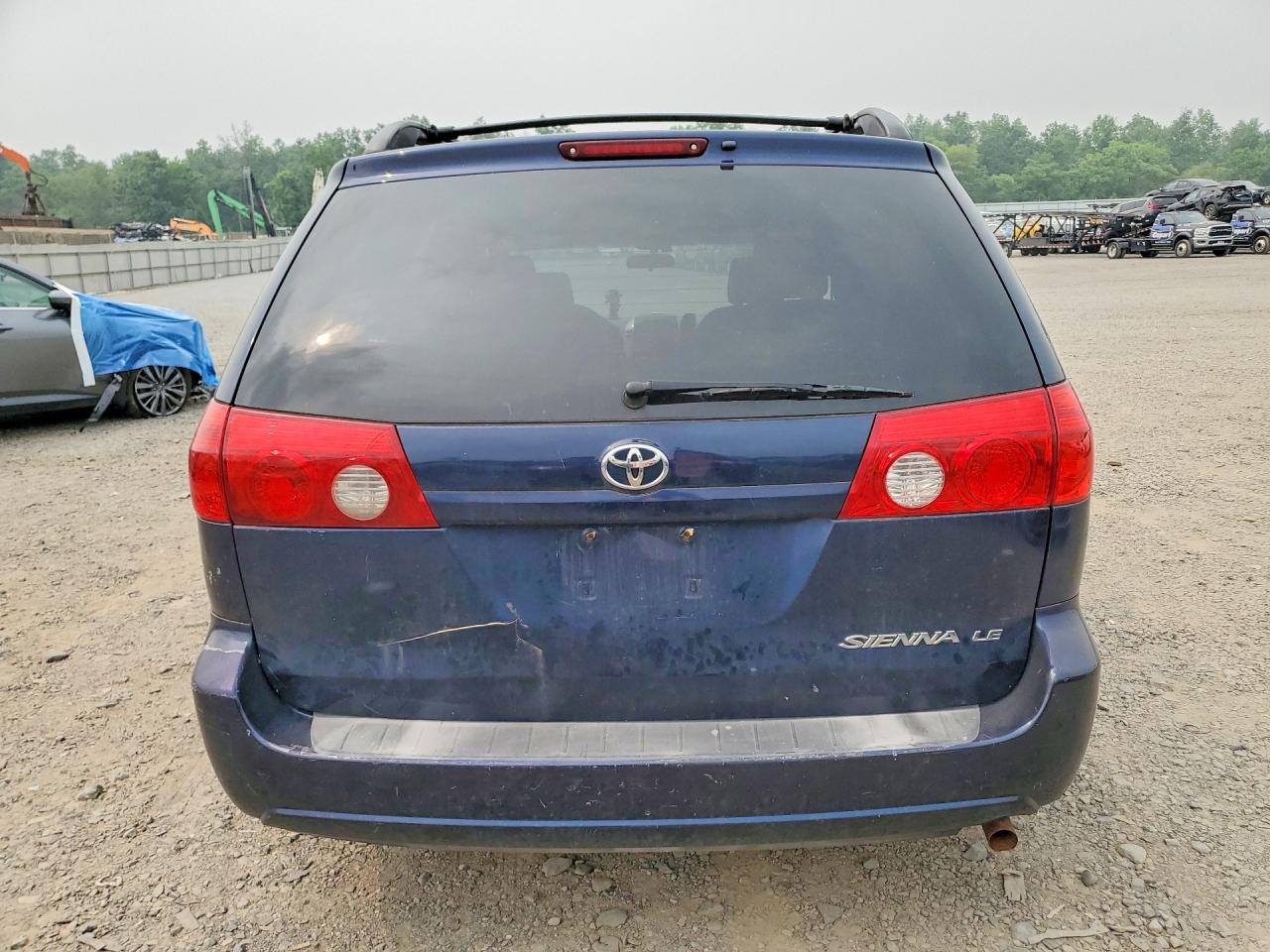 2006 Toyota Sienna Le 8 Passenger Синий vin: 5TDZA23C16S516153