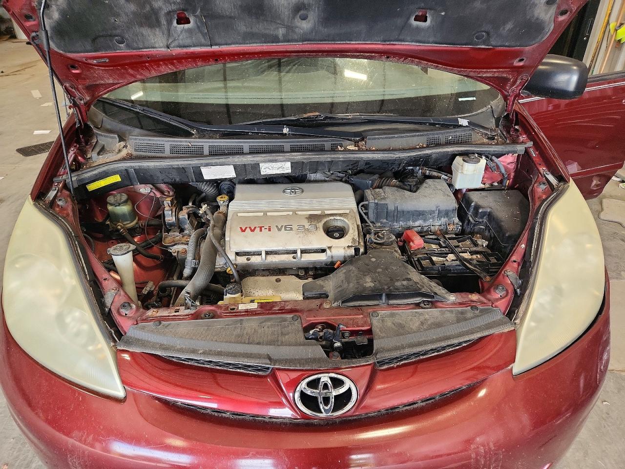 2006 Toyota Sienna Le 7 Passenger Maroon vin: 5TDZA23C16S517433