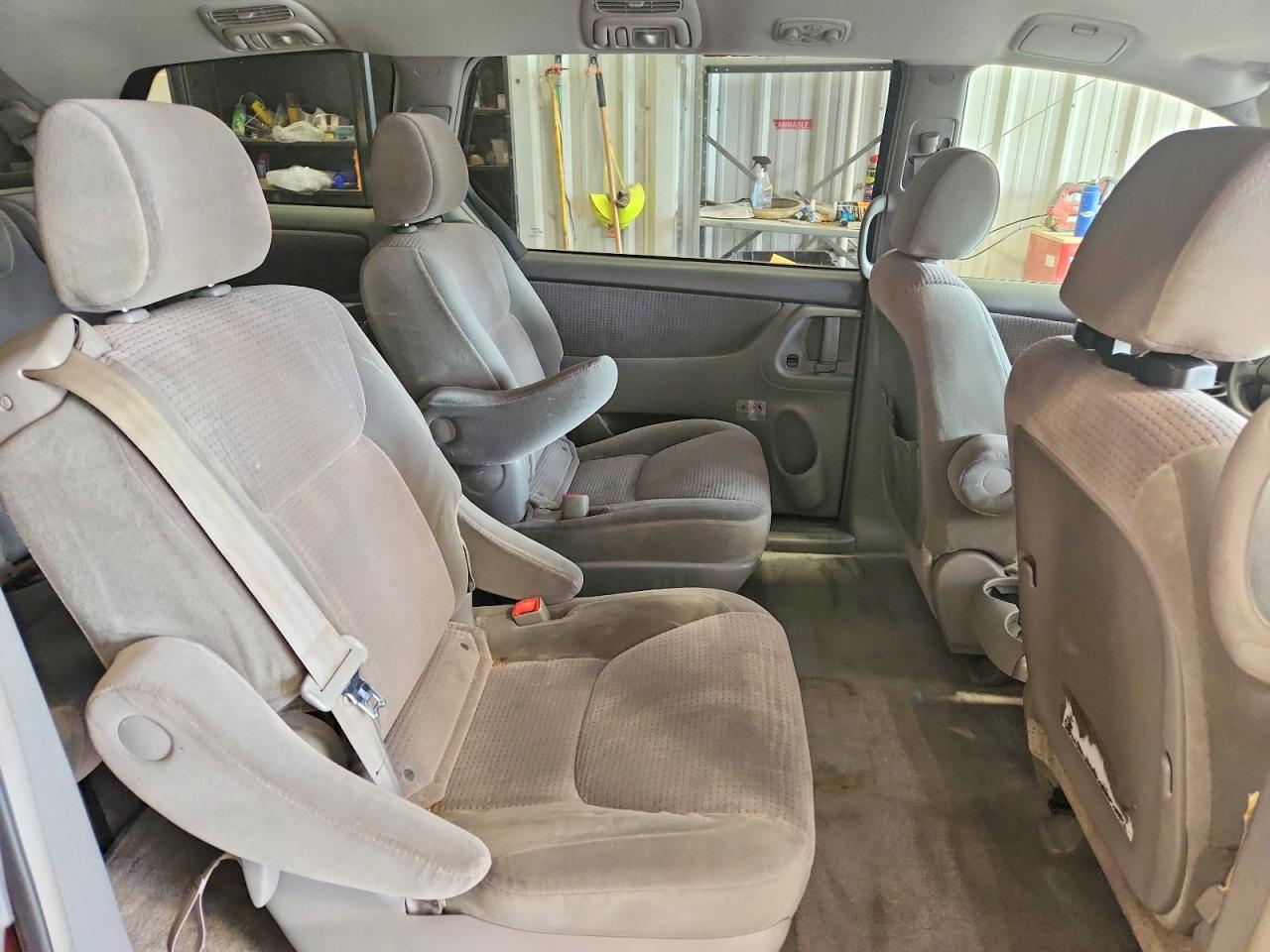 2006 Toyota Sienna Le 7 Passenger Maroon vin: 5TDZA23C16S517433