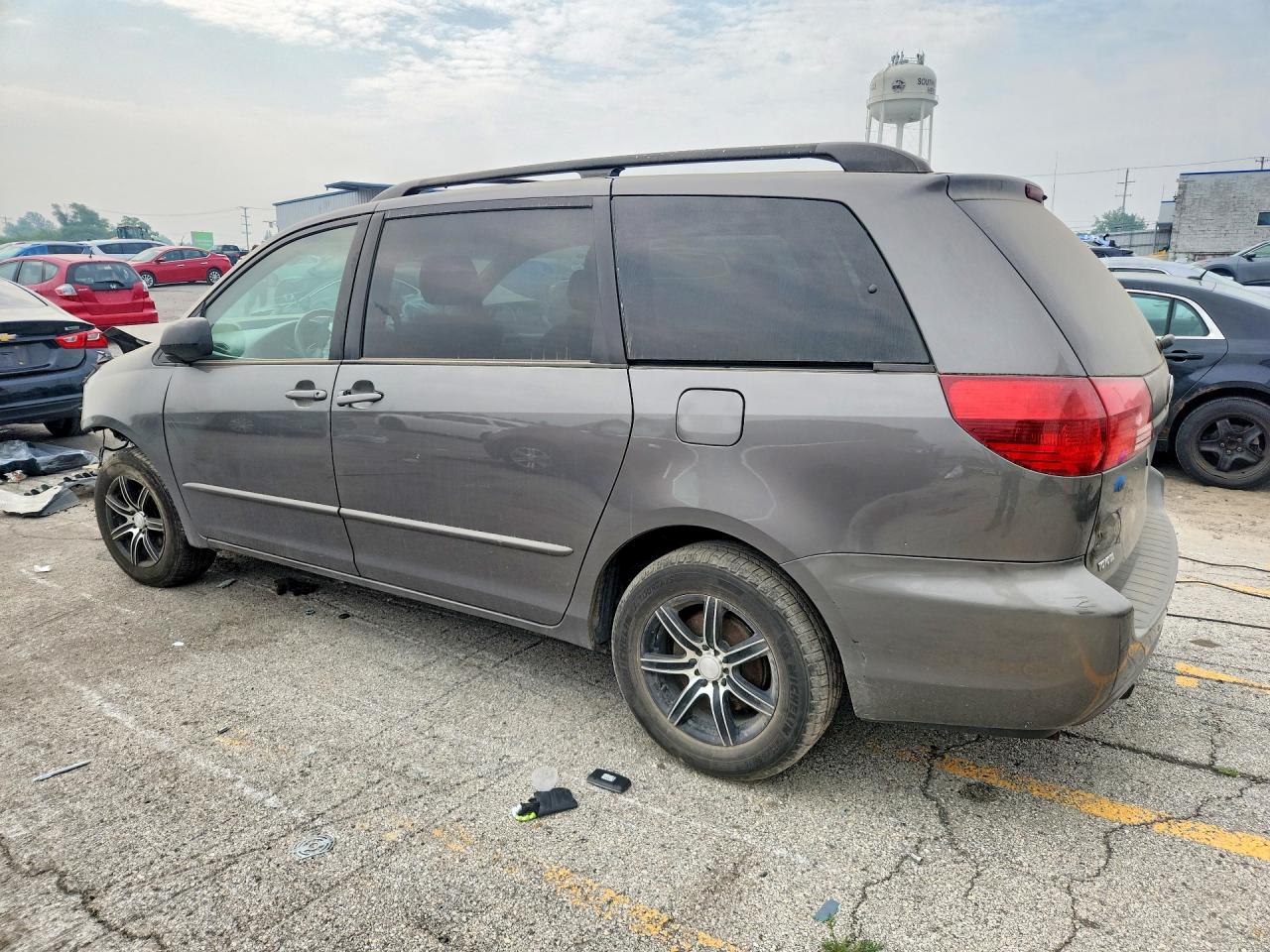 2004 Toyota Sienna Le 7 Passenger Gray vin: 5TDZA23C24S045465