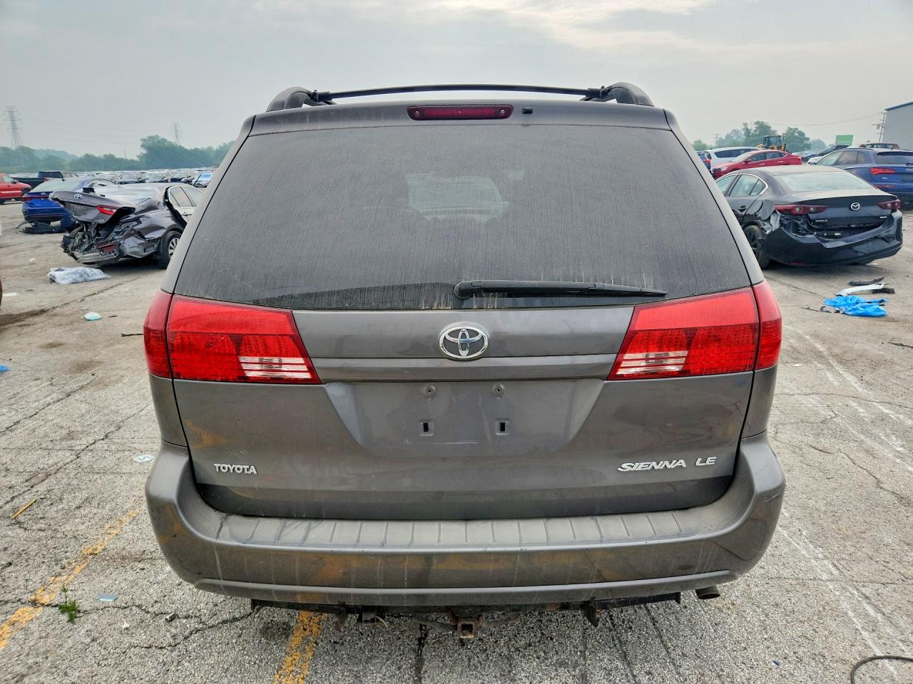 2004 Toyota Sienna Le 7 Passenger Gray vin: 5TDZA23C24S045465