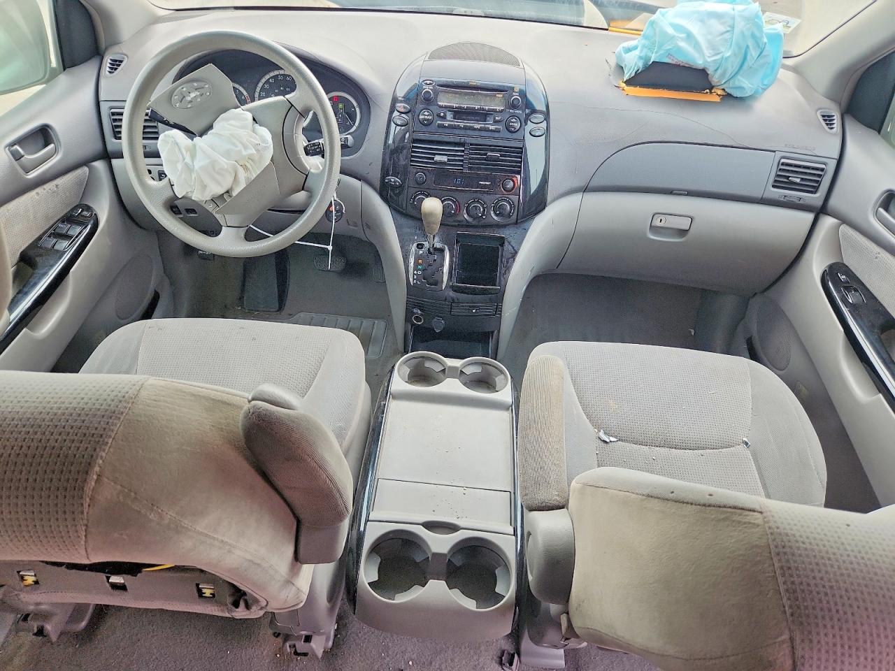 2004 Toyota Sienna Le 7 Passenger Gray vin: 5TDZA23C24S045465