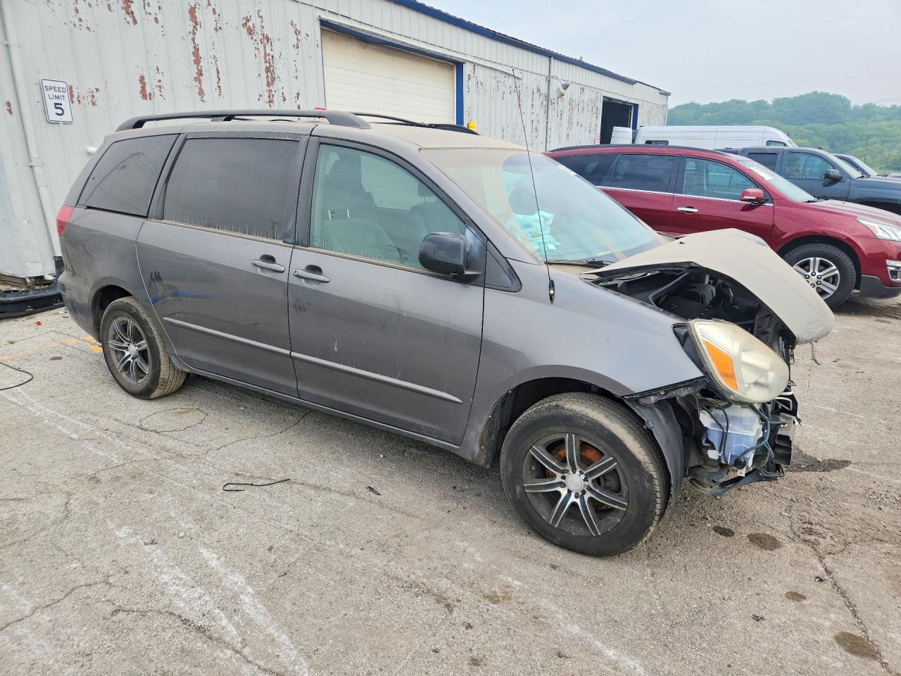 2004 Toyota Sienna Le 7 Passenger Gray vin: 5TDZA23C24S045465