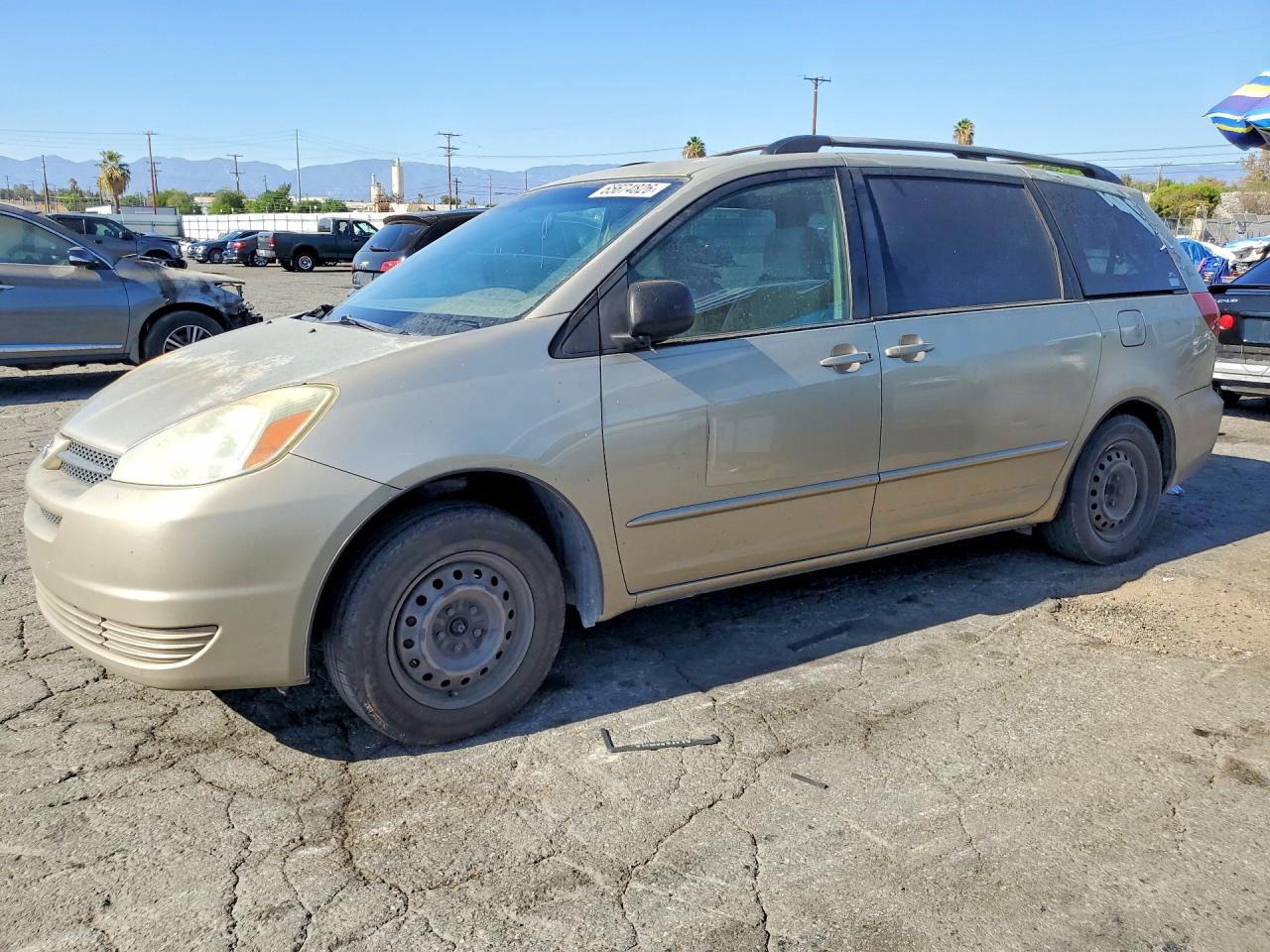 2004 Toyota Sienna Le 8 Passenger Gold vin: 5TDZA23C24S056045