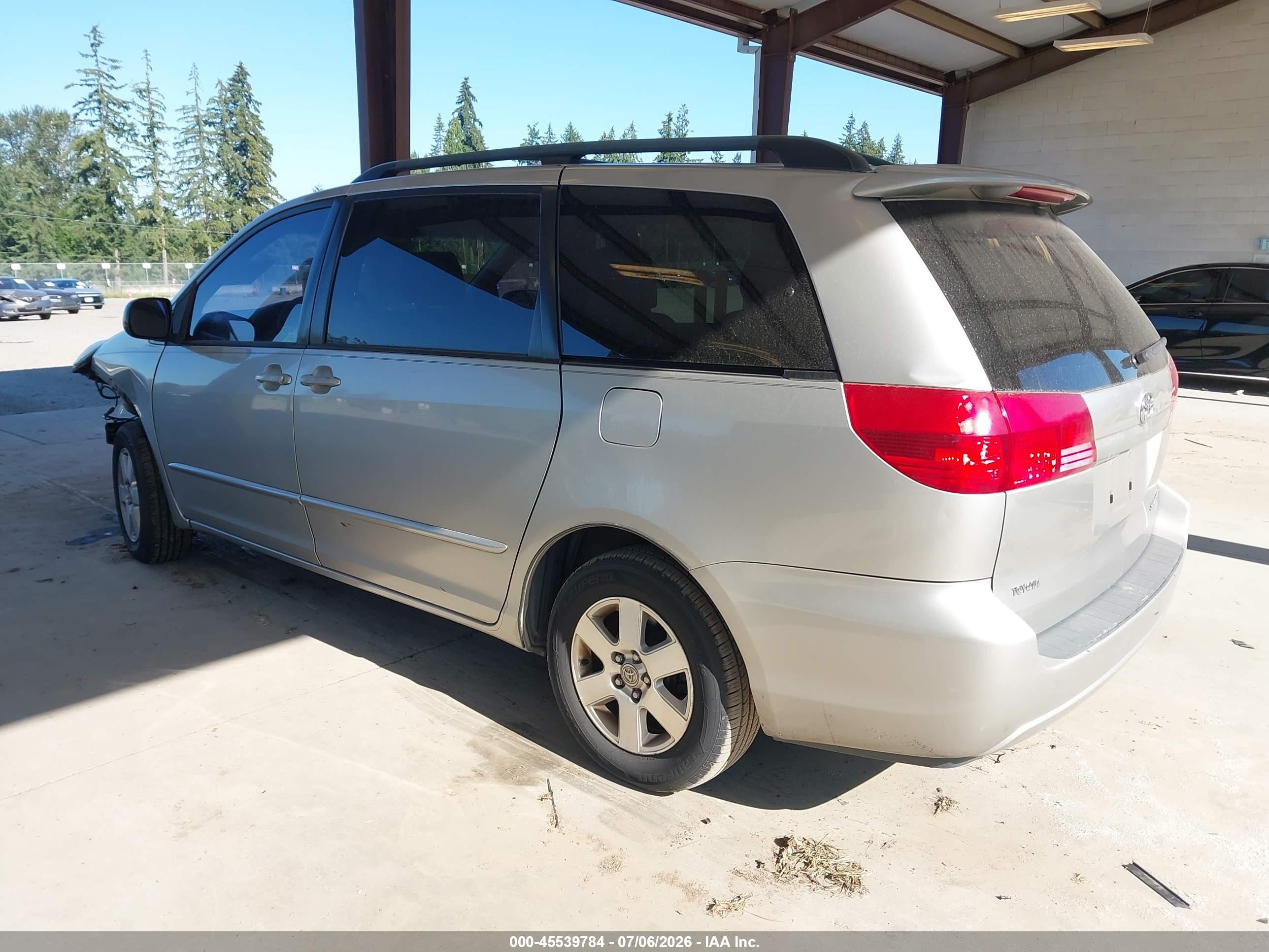 2004 Toyota Sienna Le Серебряный vin: 5TDZA23C24S100187