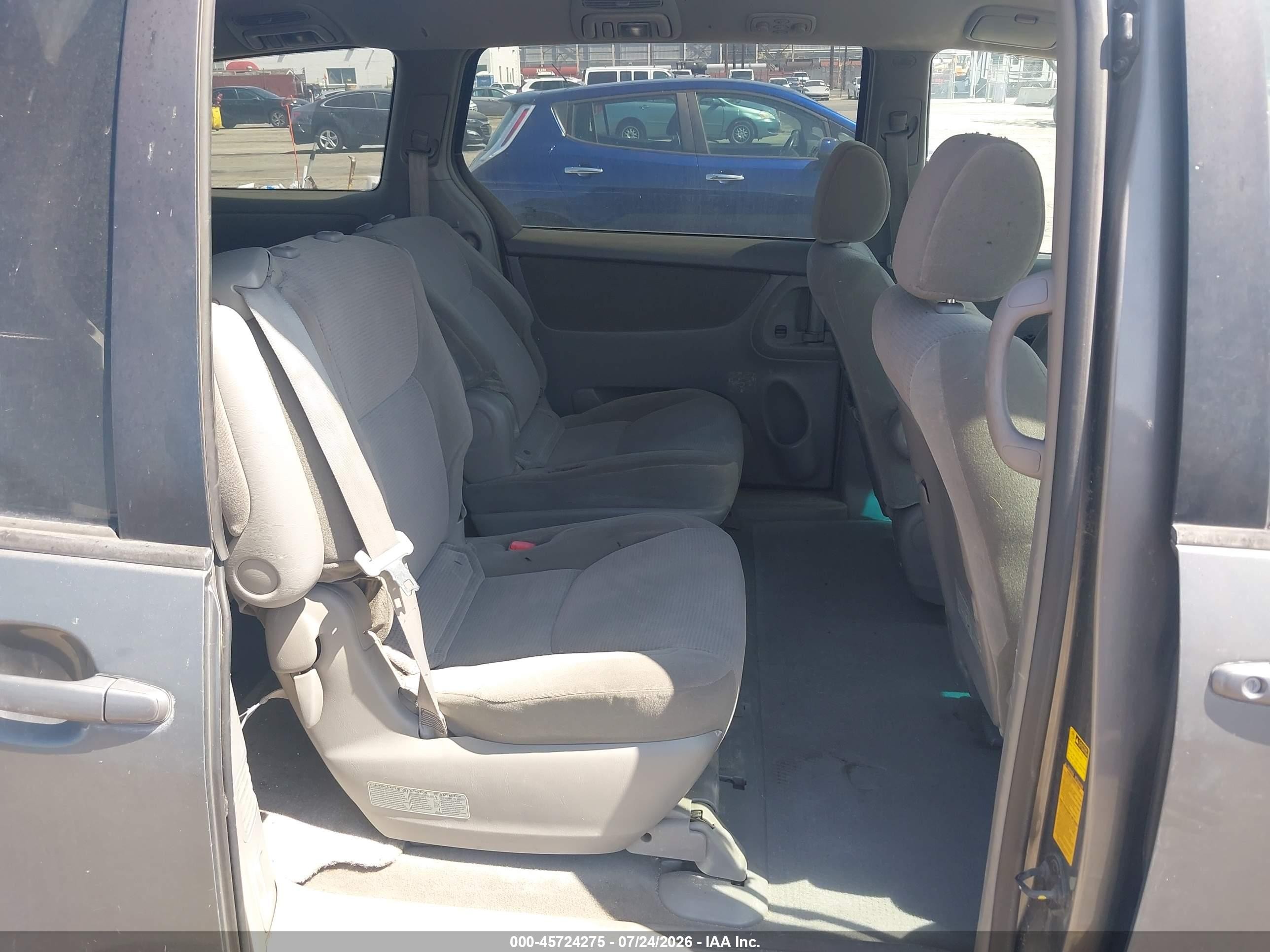 2004 Toyota Sienna Le Gray vin: 5TDZA23C24S213959