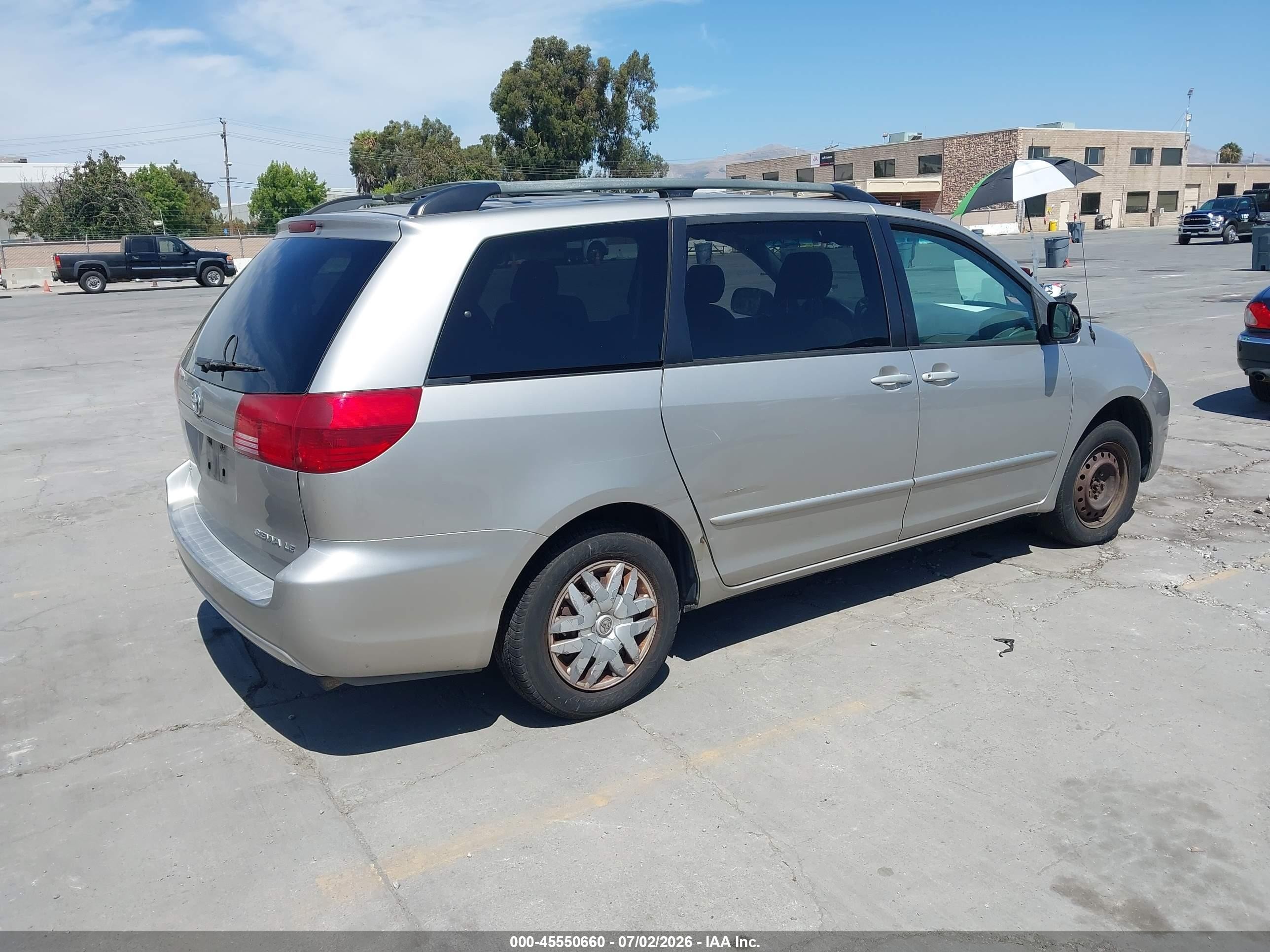 2005 Toyota Sienna Le Серебряный vin: 5TDZA23C25S285052