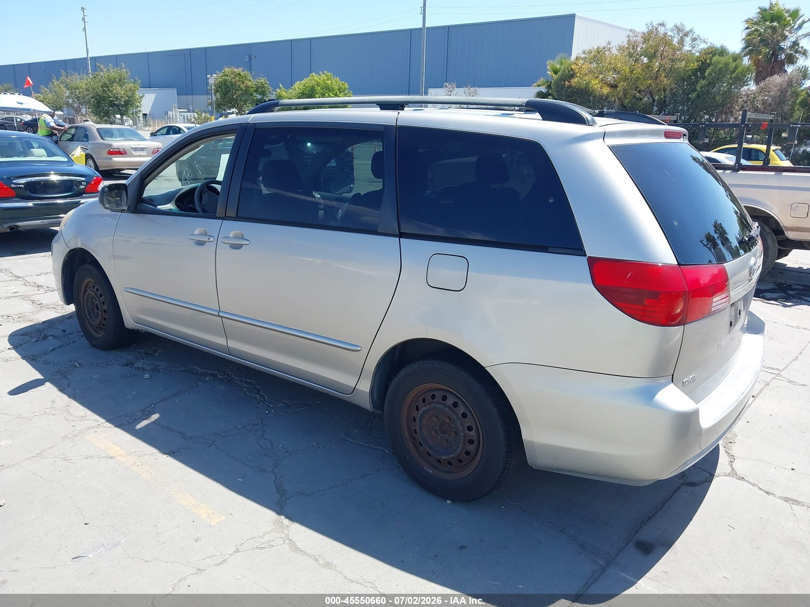 2005 Toyota Sienna Le Серебряный vin: 5TDZA23C25S285052