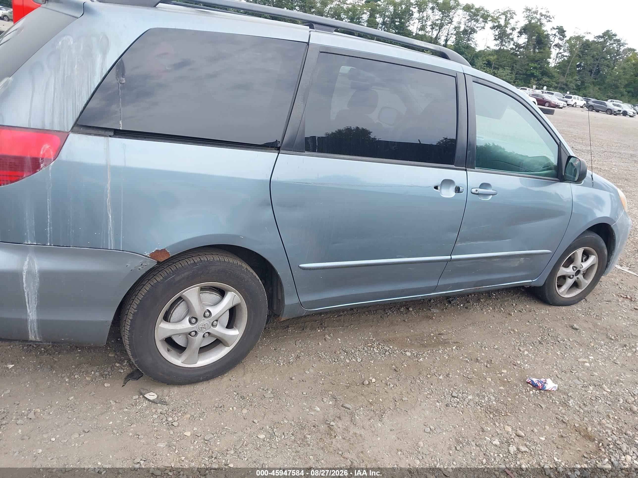 2005 Toyota Sienna Le Blue vin: 5TDZA23C25S339255