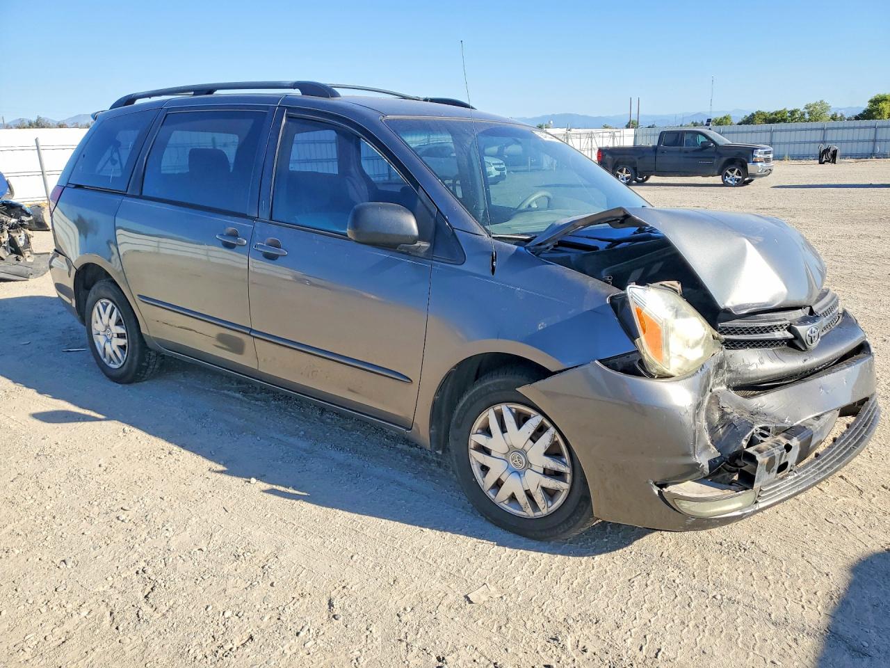 2005 Toyota Sienna Ce 7 Passenger Gray vin: 5TDZA23C25S341877
