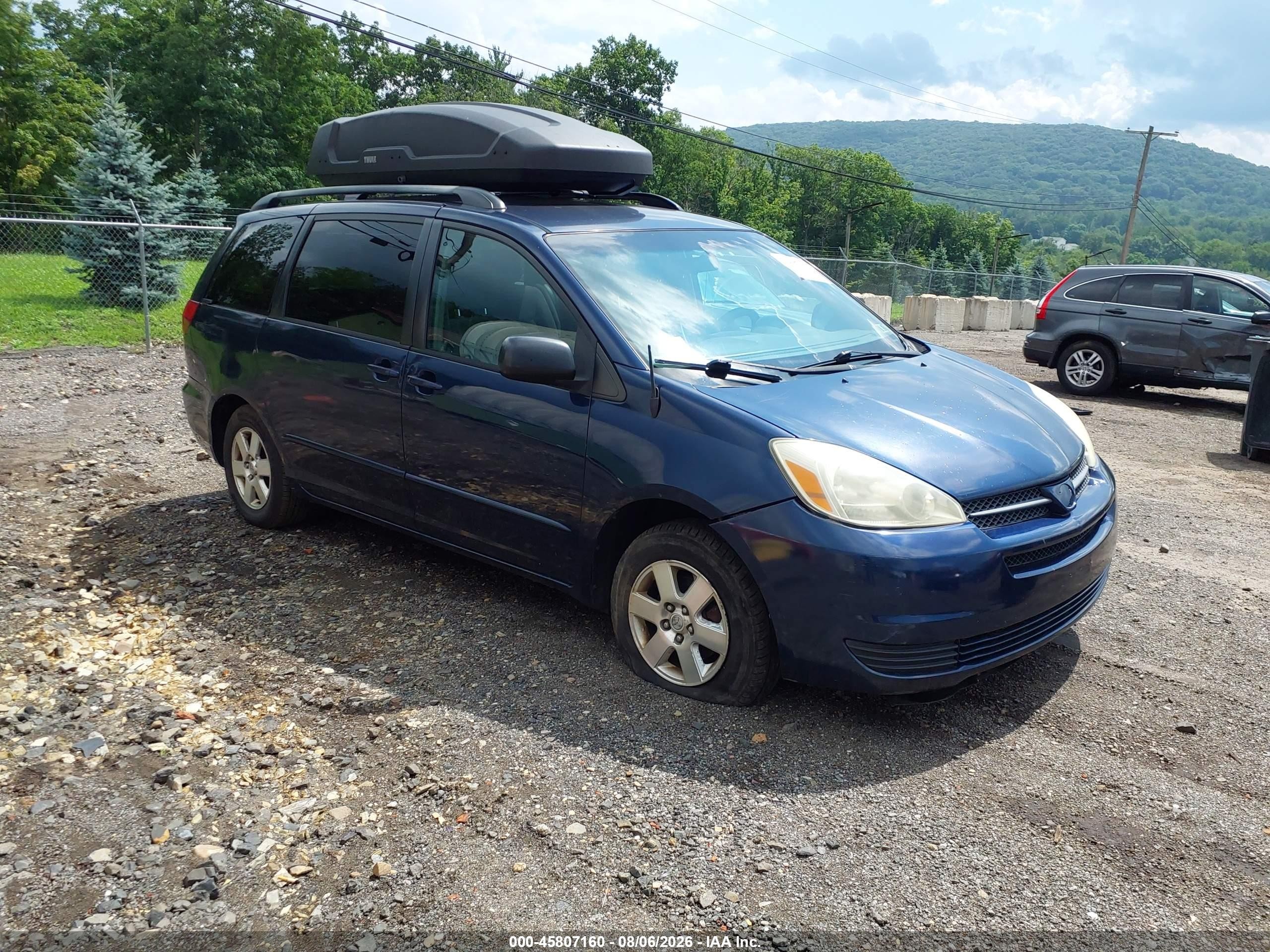 2005 Toyota Sienna Le Blue vin: 5TDZA23C25S363975
