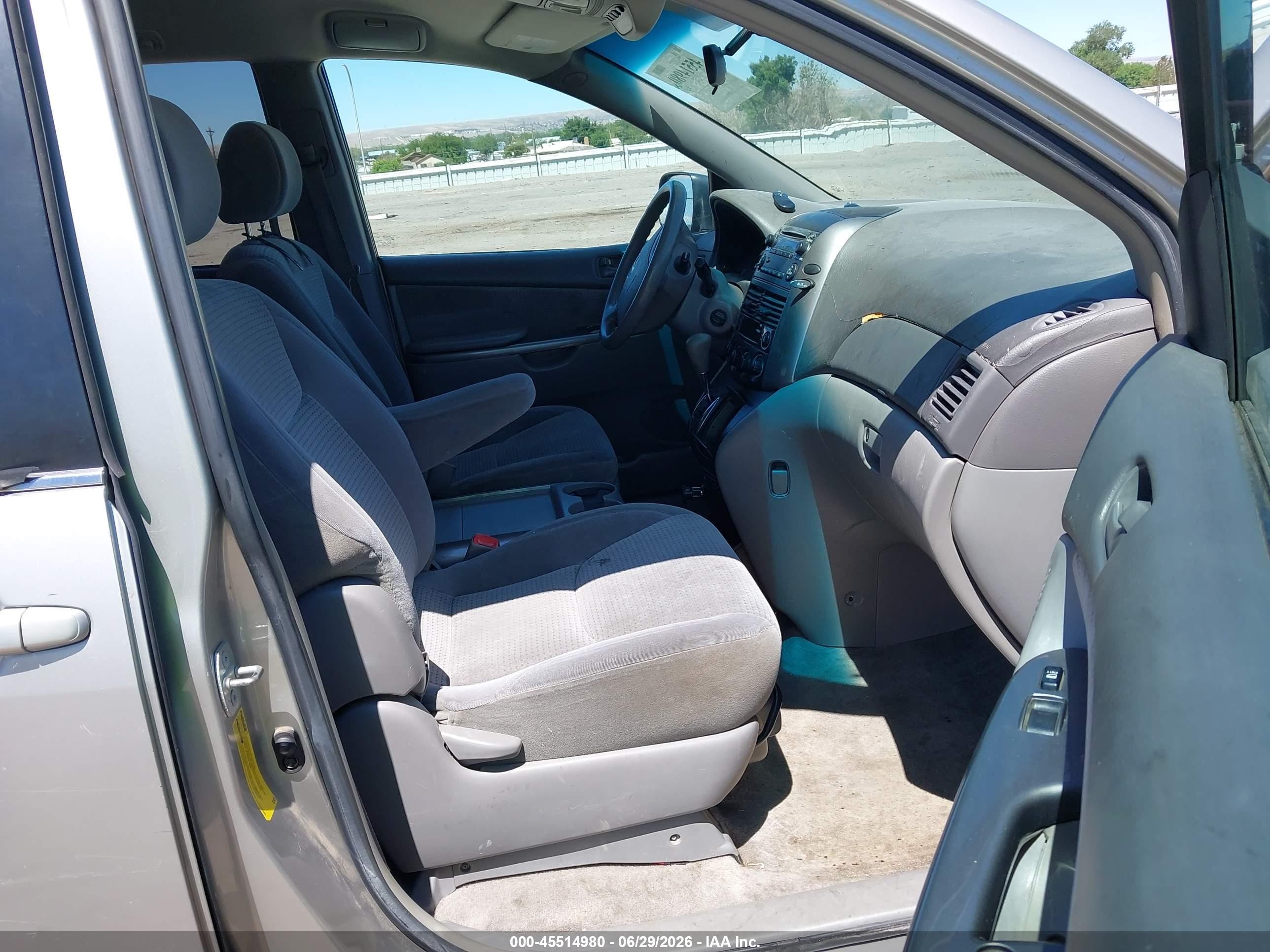2006 Toyota Sienna Le Silver vin: 5TDZA23C26S419981