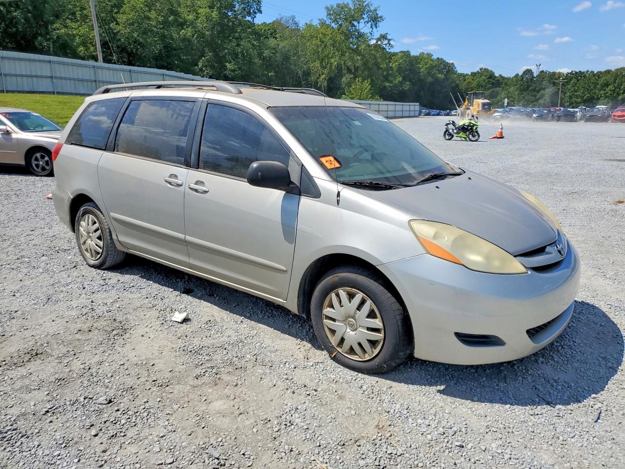 2006 Toyota Sienna Ce 8 Passenger Silver vin: 5TDZA23C26S423710