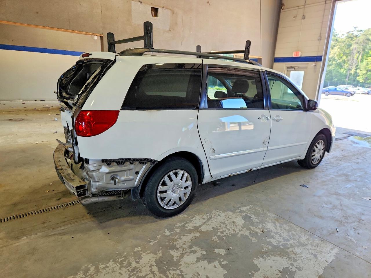 2006 Toyt Sienna White vin: 5TDZA23C26S433430