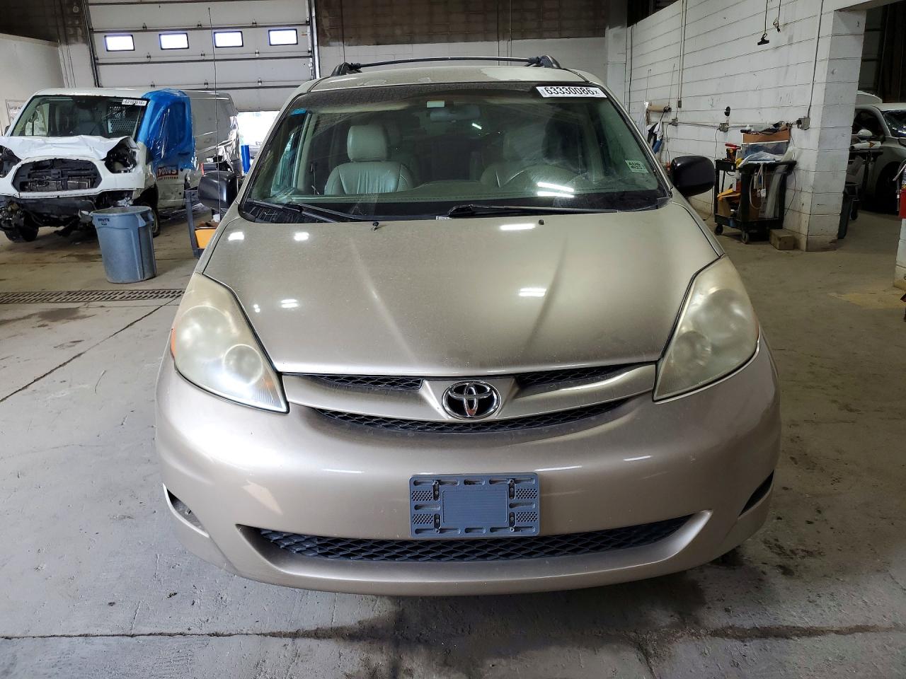 2006 Toyota Sienna Le 7 Passenger Желто-коричневый vin: 5TDZA23C26S439938
