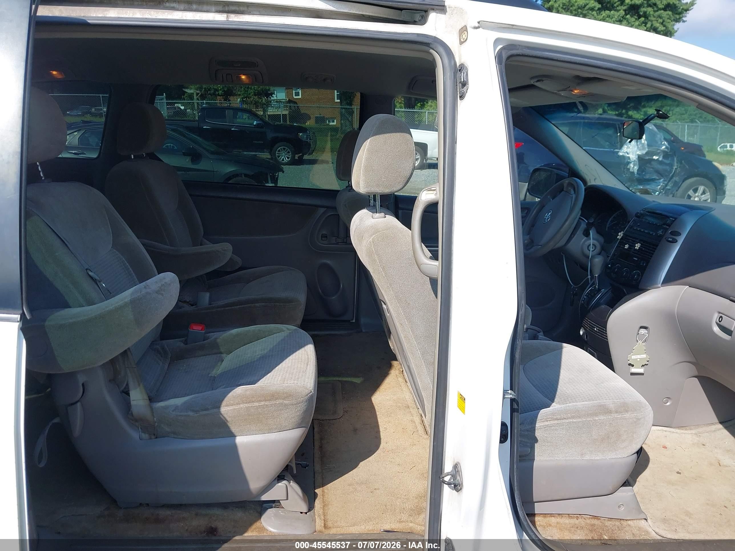 2006 Toyota Sienna Ce White vin: 5TDZA23C26S450129