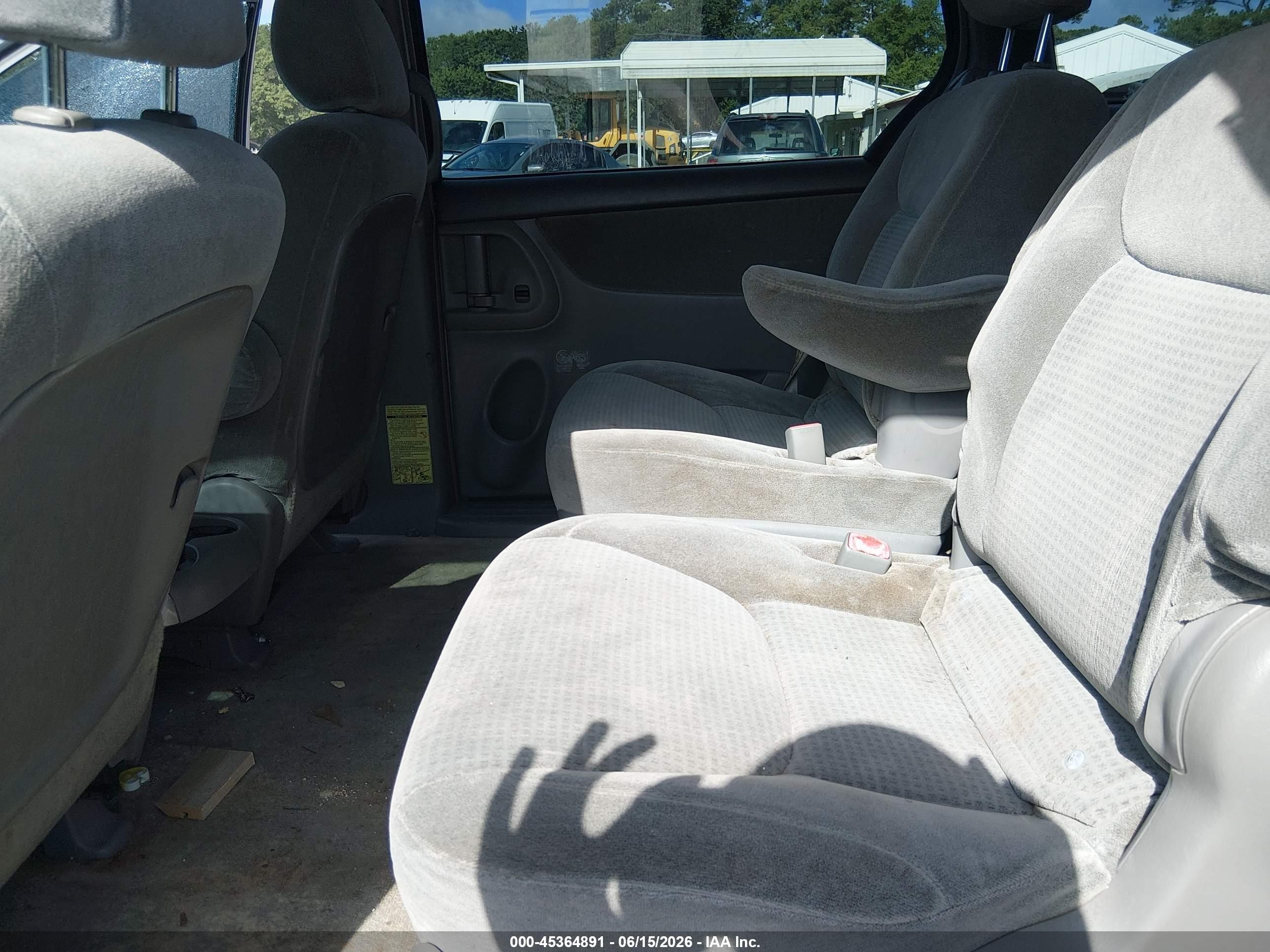 2006 Toyota Sienna Ce Silver vin: 5TDZA23C26S546357