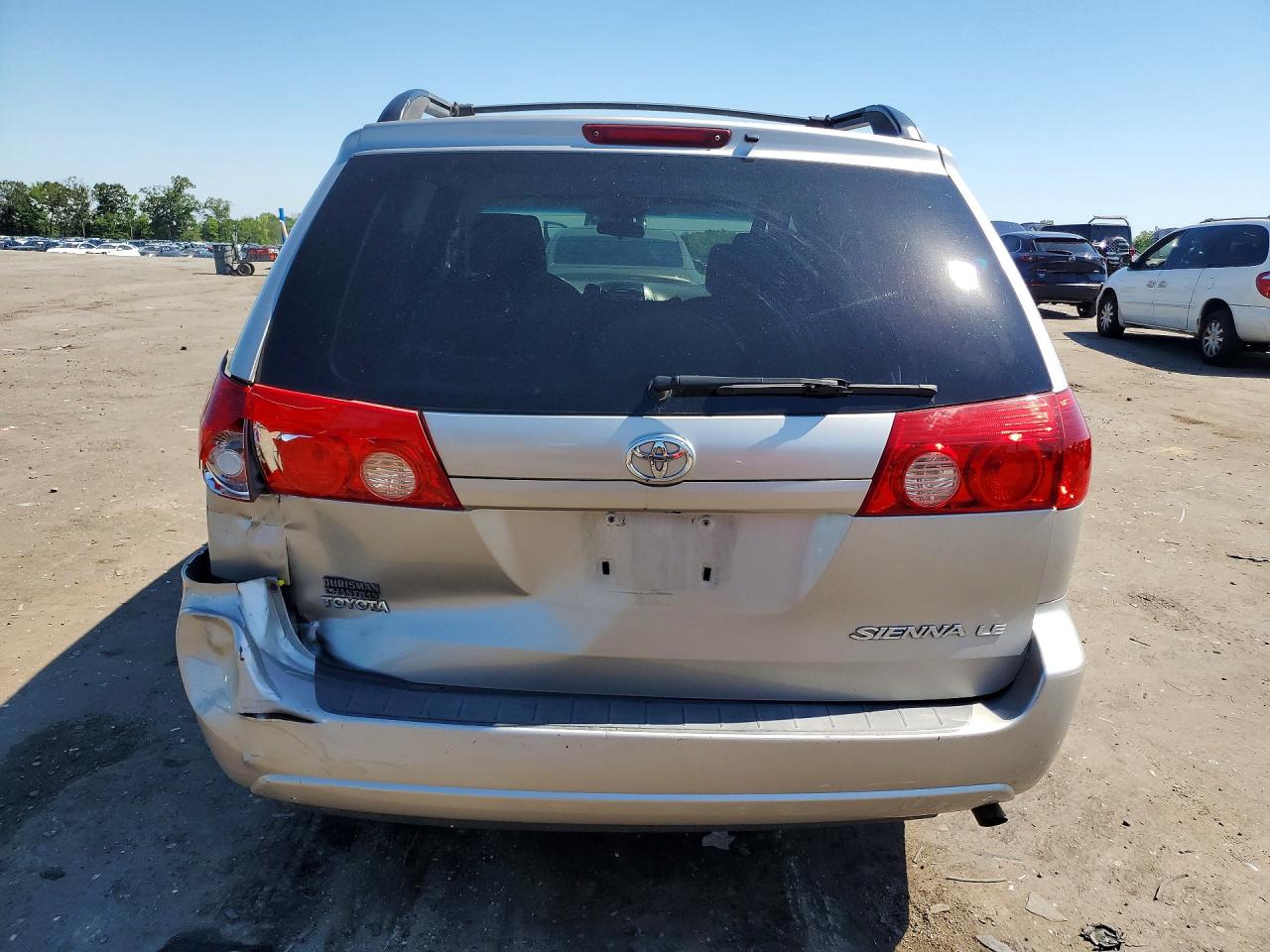 2006 Toyota Sienna Le 7 Passenger Silver vin: 5TDZA23C26S573994