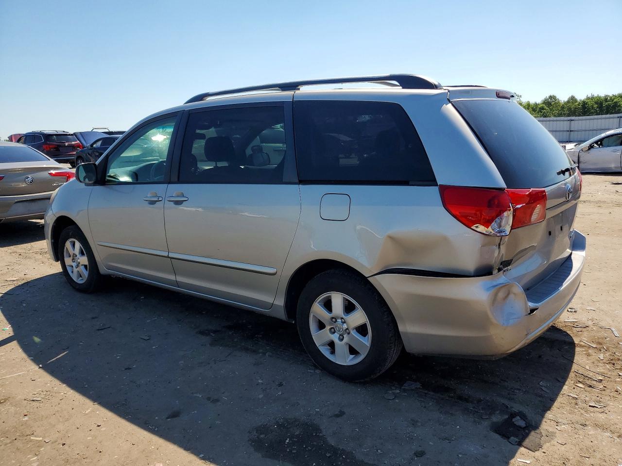 2006 Toyota Sienna Le 7 Passenger Silver vin: 5TDZA23C26S573994