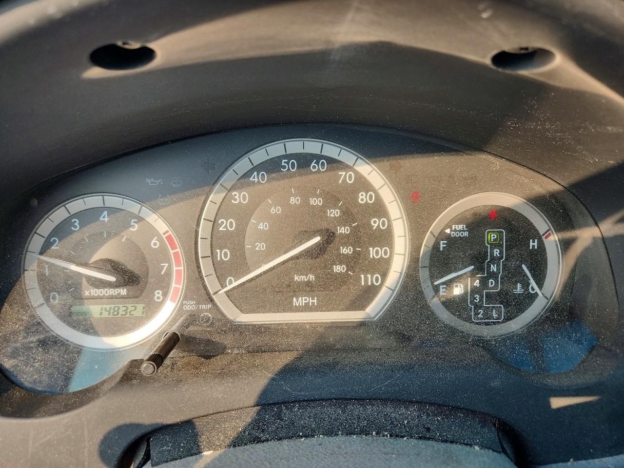 2004 Toyota Sienna Ce 7 Passenger White vin: 5TDZA23C34S025483