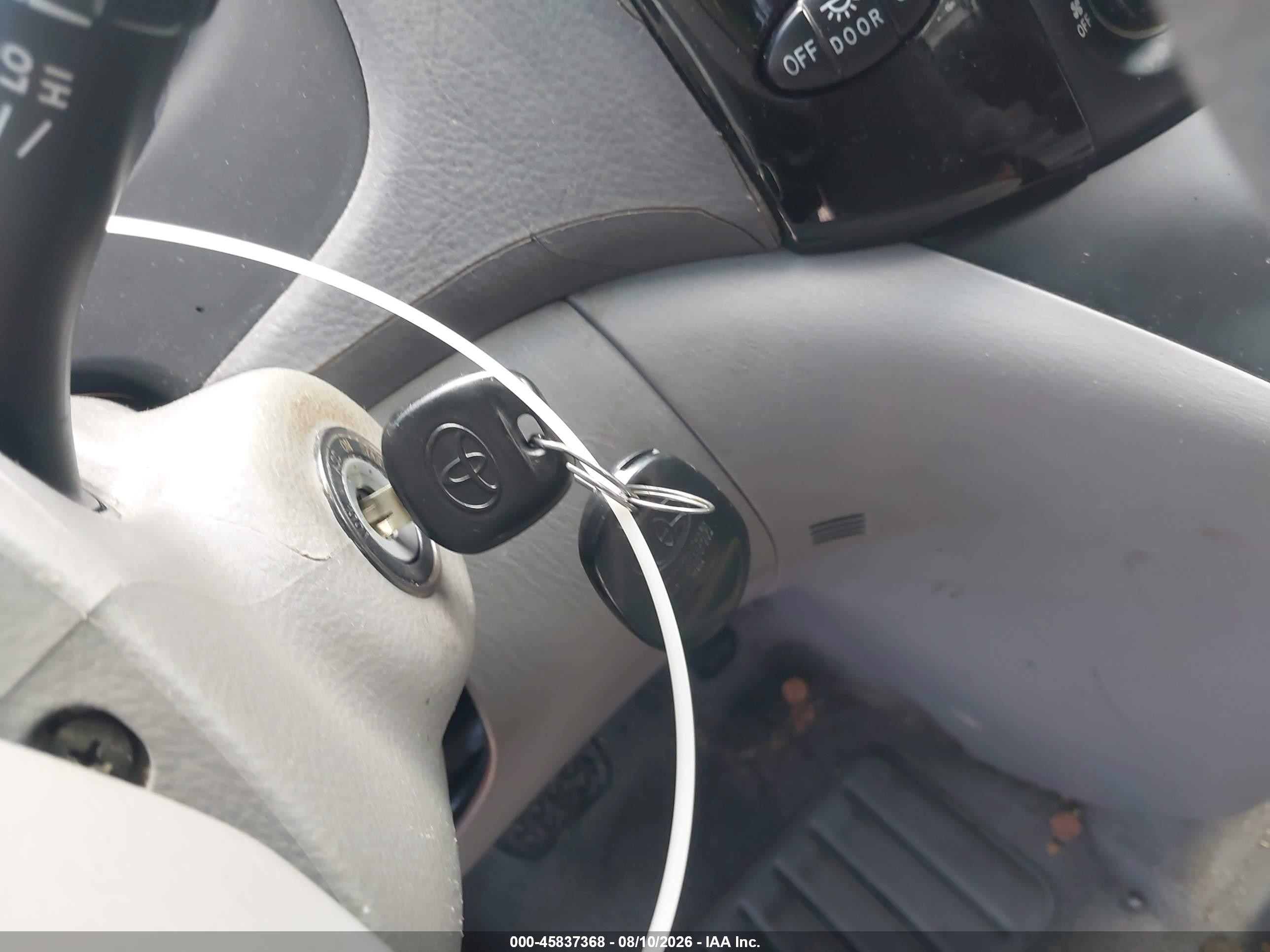 2004 Toyota Sienna Le Silver vin: 5TDZA23C34S056362