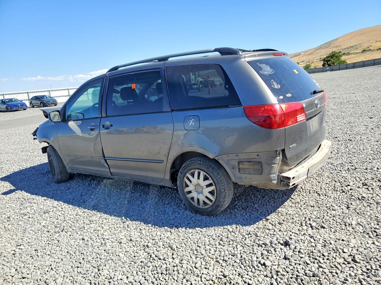 2004 Toyota Sienna Le 7 Passenger Угольный vin: 5TDZA23C34S112333