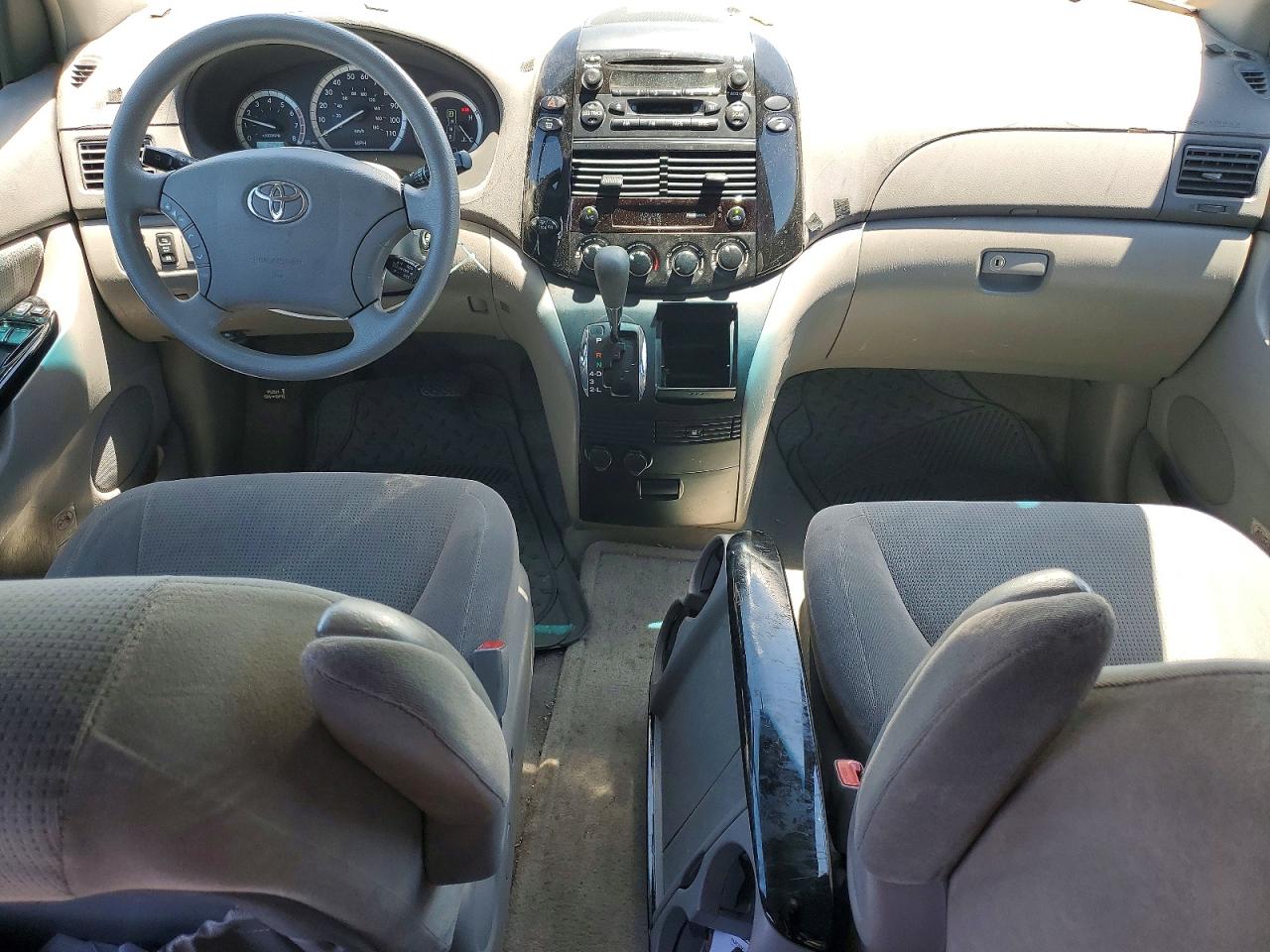 2004 Toyota Sienna Le 7 Passenger Blue vin: 5TDZA23C34S130461