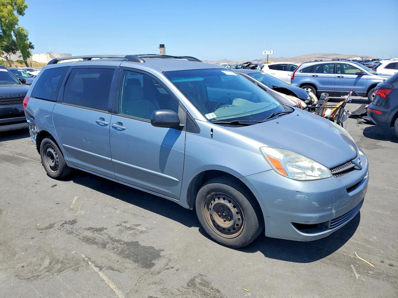 2004 Toyota Sienna Le 7 Passenger Blue vin: 5TDZA23C34S130461