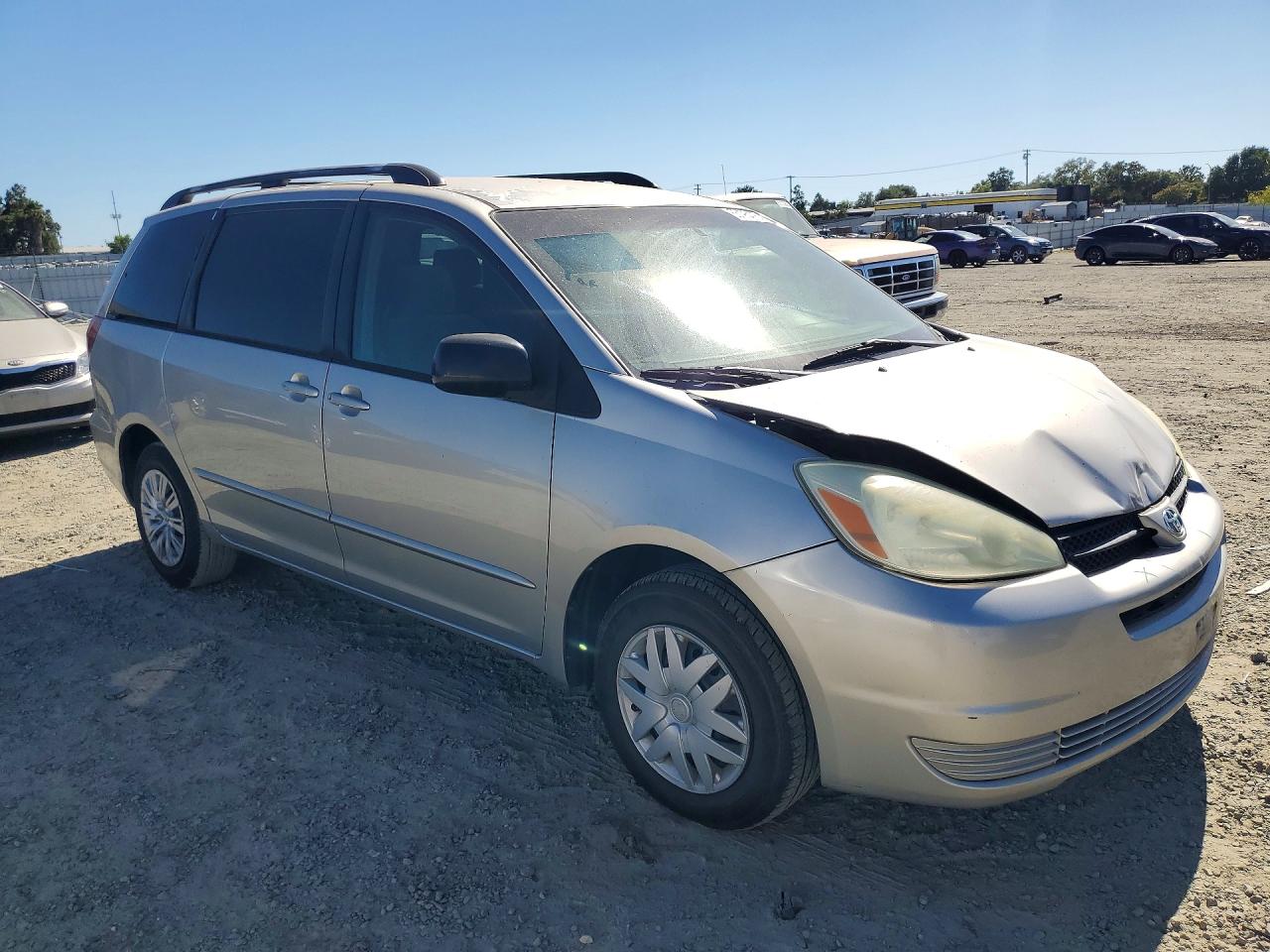 2004 Toyota Sienna Le 8 Passenger Silver vin: 5TDZA23C34S131044