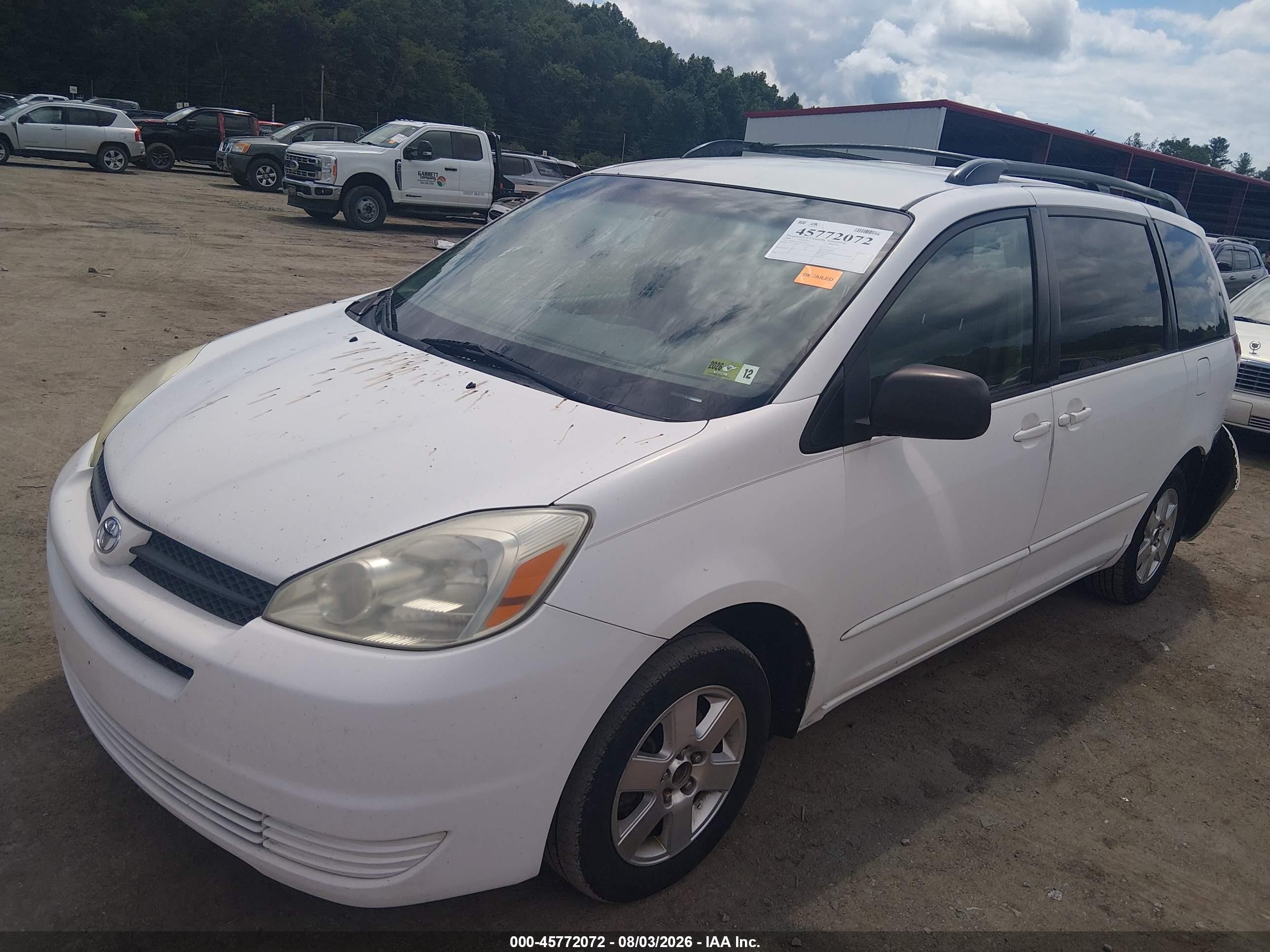2004 Toyota Sienna Le White vin: 5TDZA23C34S133635