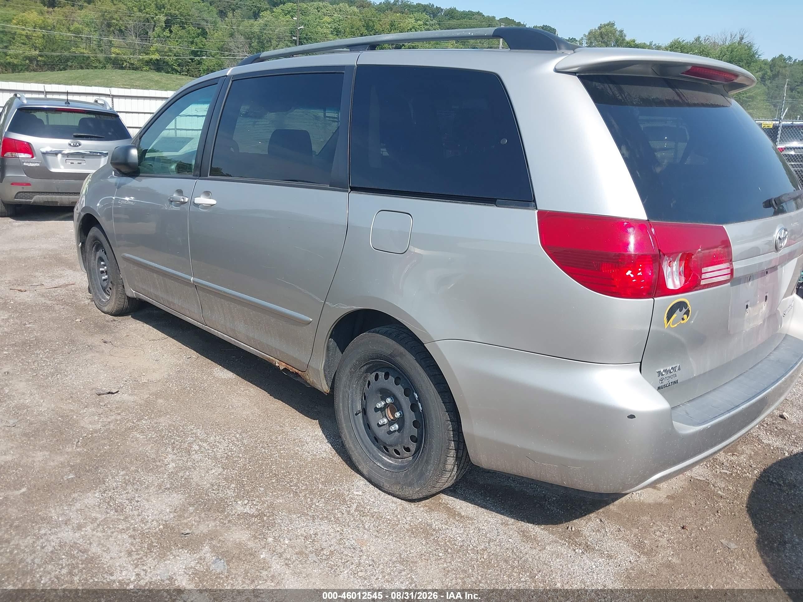 2004 Toyota Sienna Le Серый vin: 5TDZA23C34S145753
